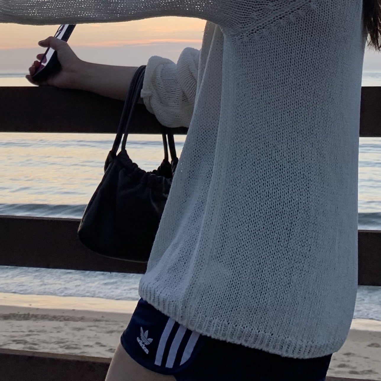 (W) Adidas Satin Sprint Shorts Dark Blue - KR Sizing 착용 스타일 - 4