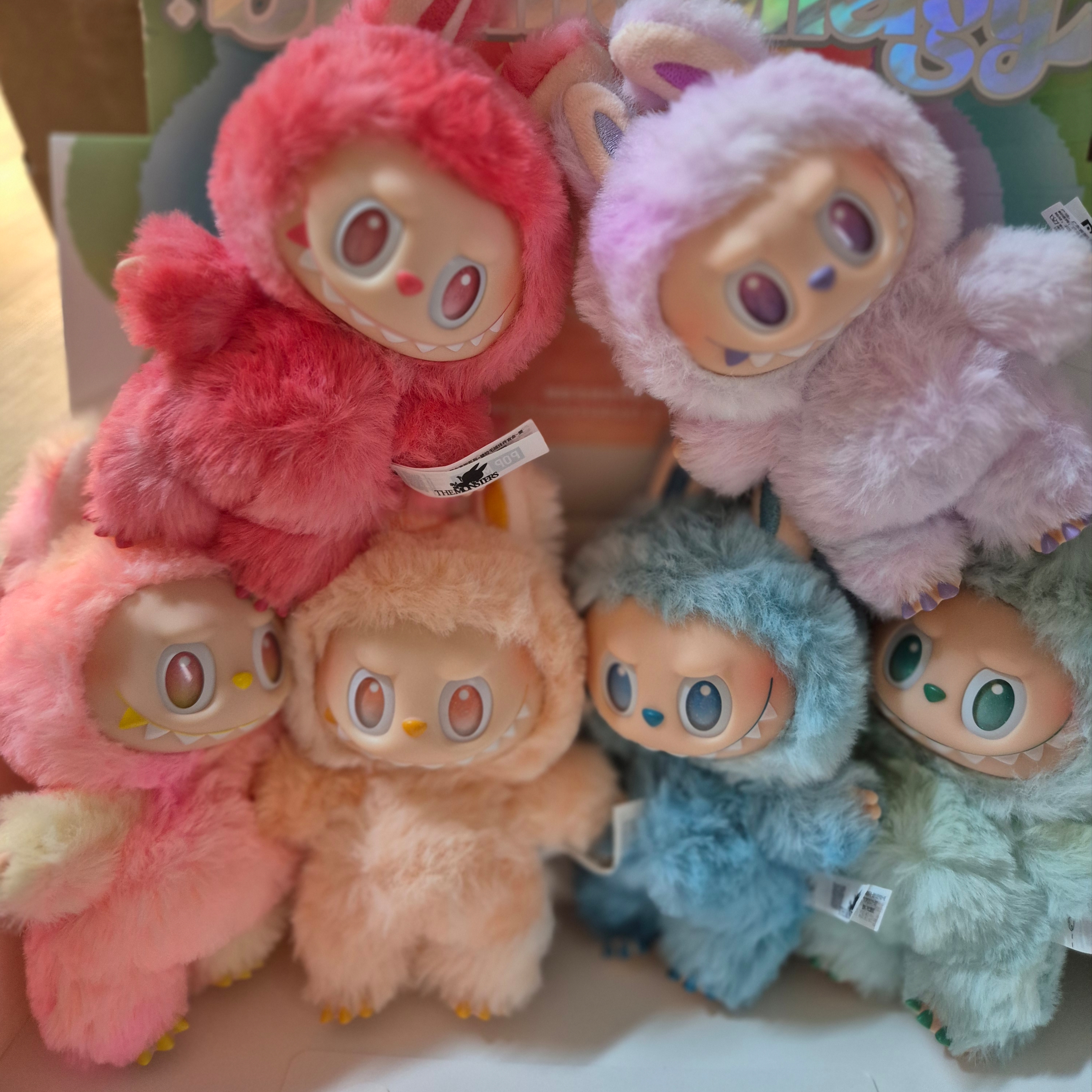 Pop Mart Labubu The Monsters Highlight Series Sealed Case (6 Blind Boxes) 착용 스타일