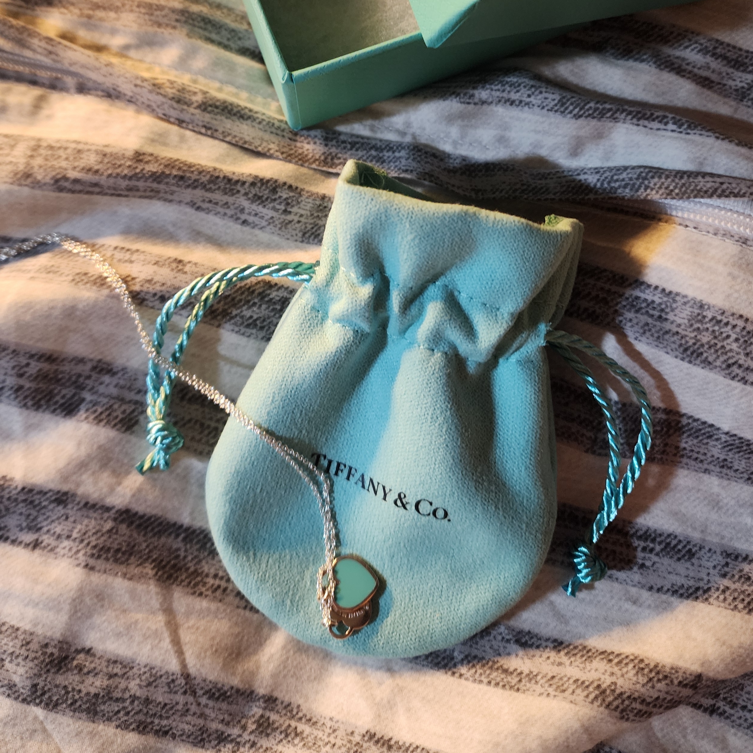 Tiffany & Co. Return To Tiffany Blue Double Heart Tag Pendant Mini Silver 착용 스타일