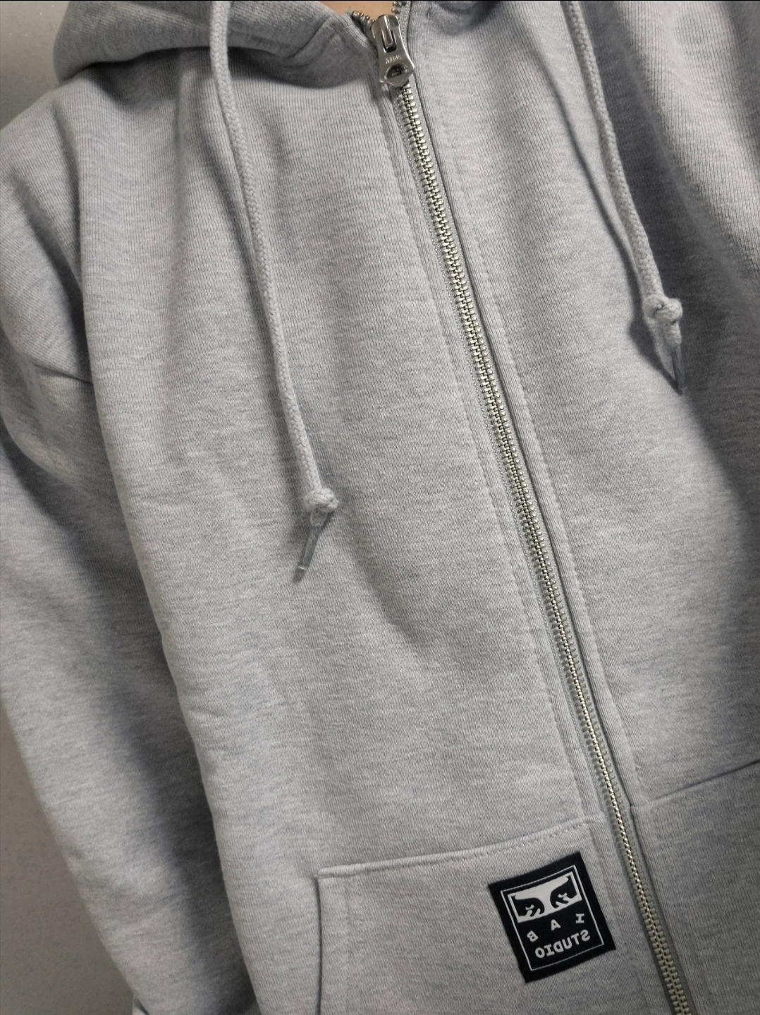 IAB Studio x Obey Icon Extra Heavy Zip Hoodie Grey Heather 착용 스타일