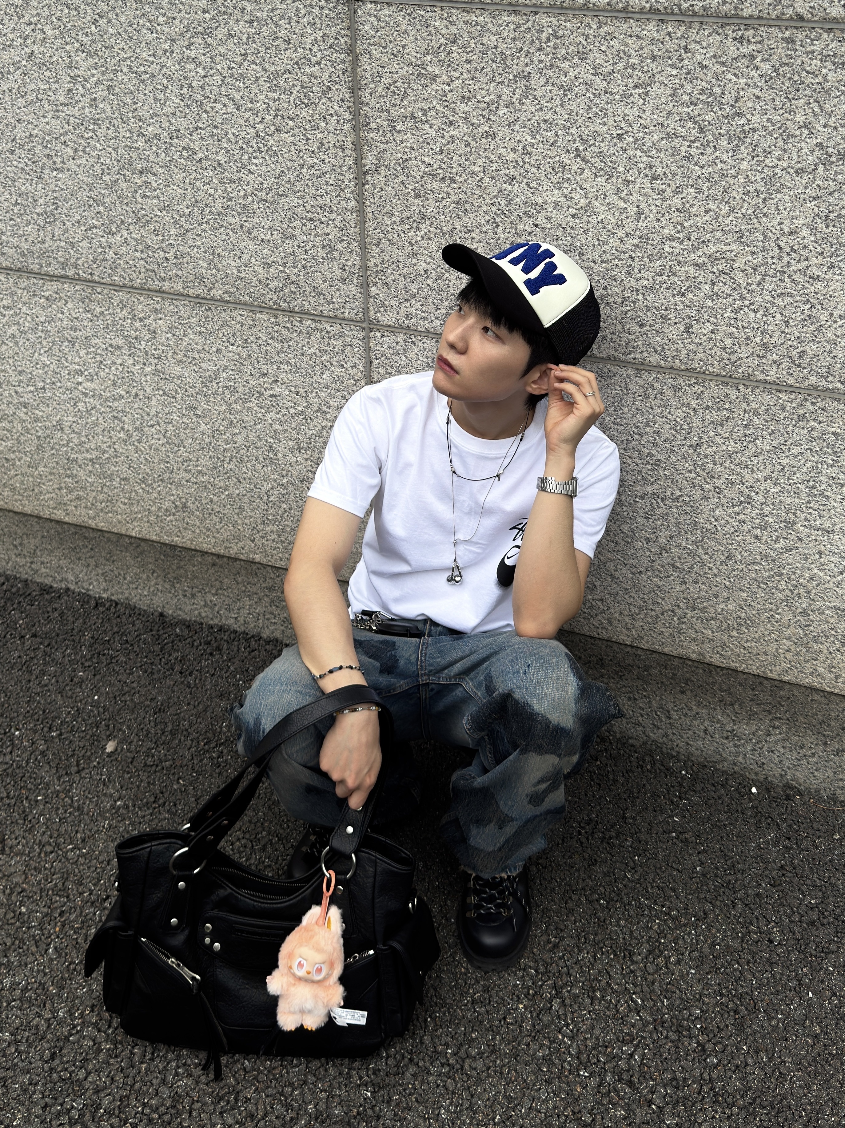 Honey Scoop House HNY Logo Trucker Cap Black, Pop Mart Labubu The Monsters Highlight Series Happiness Keyring (Opened Case) 착용 스타일 - 8
