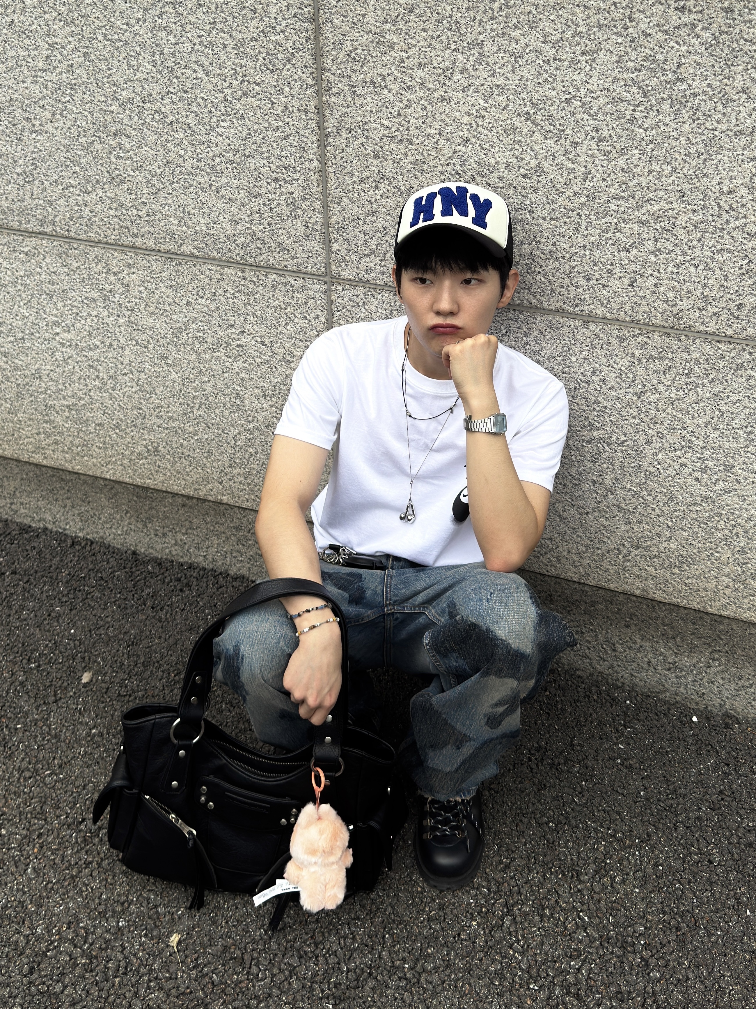 Honey Scoop House HNY Logo Trucker Cap Black, Pop Mart Labubu The Monsters Highlight Series Happiness Keyring (Opened Case) 착용 스타일 - 9