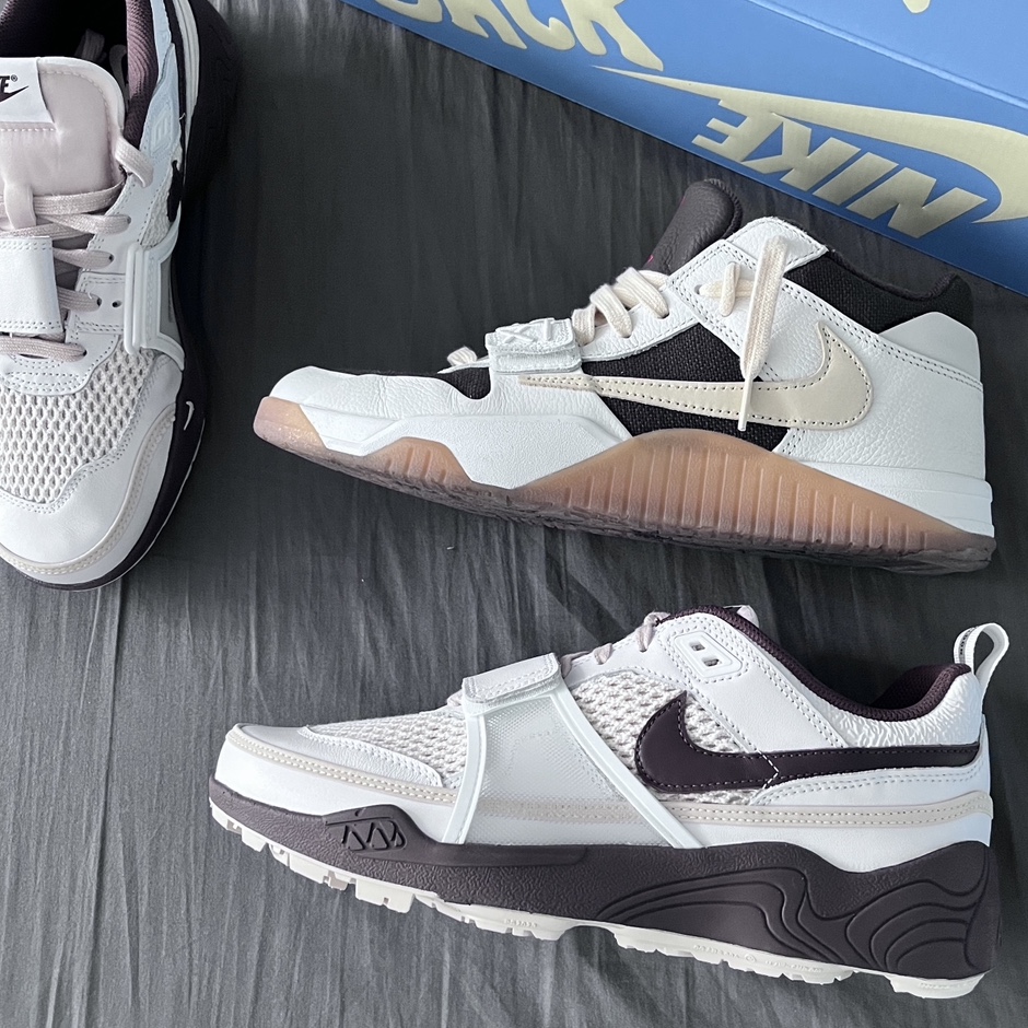Jordan x Travis Scott Jumpman Jack TR Sail and Dark Mocha, Nike x Travis Scott Zoom Field Jaxx White and Light Chocolate 착용 스타일
