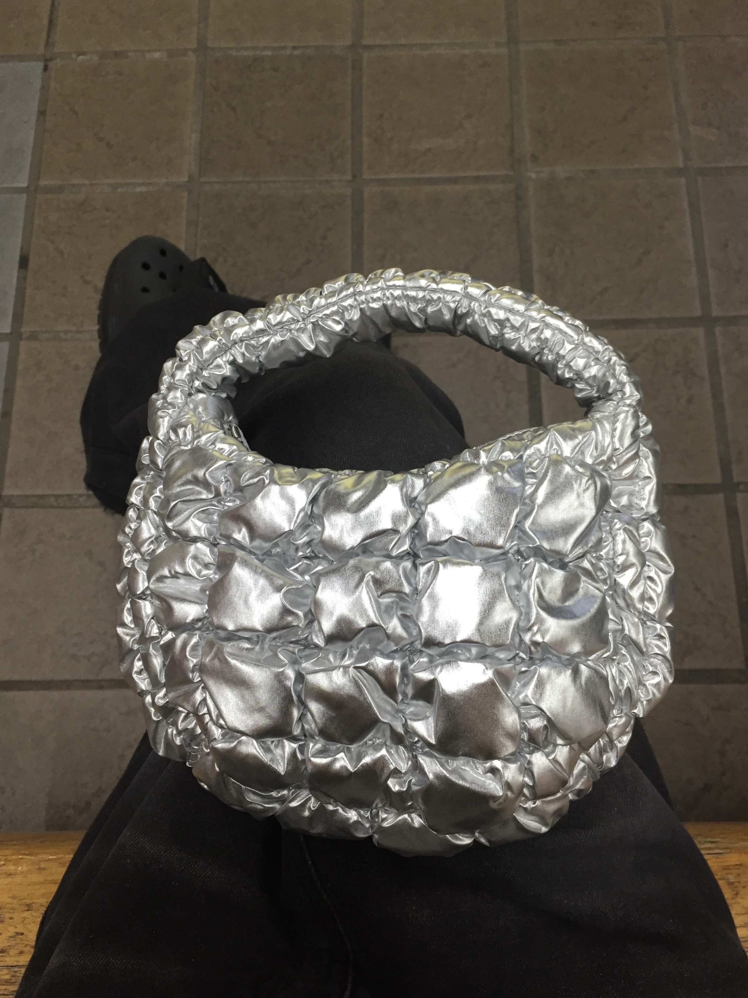 COS Quilted Micro Bag Silver 착용 스타일