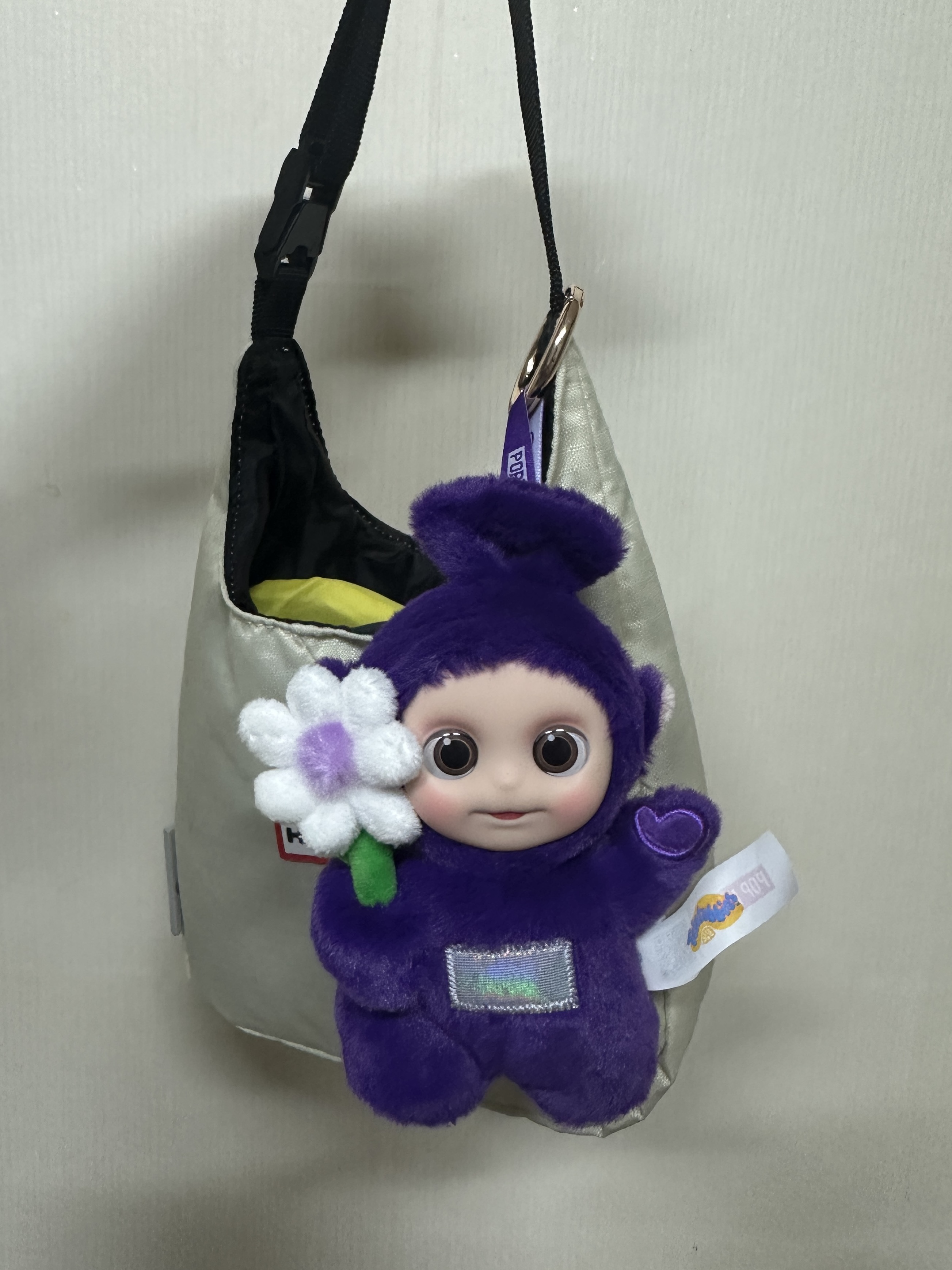 Pop Mart Teletubbies Say Hello Series Figures Sealed Case Tinky Winky's Chill Flower (Opened Case) 착용 스타일
