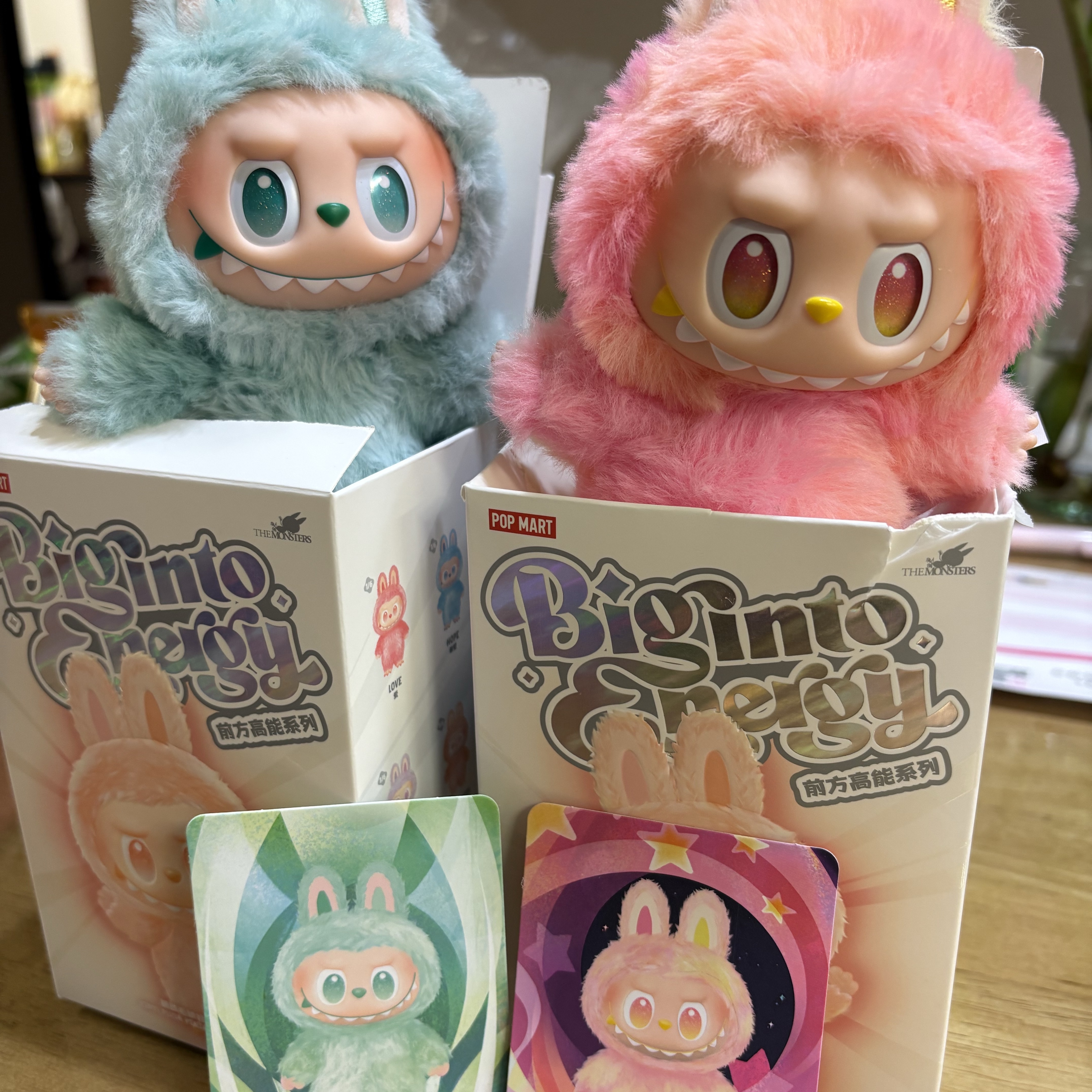 Pop Mart Labubu The Monsters Highlight Series Sealed Case (Bundle of 2/1 Blind Box) 착용 스타일 - 1