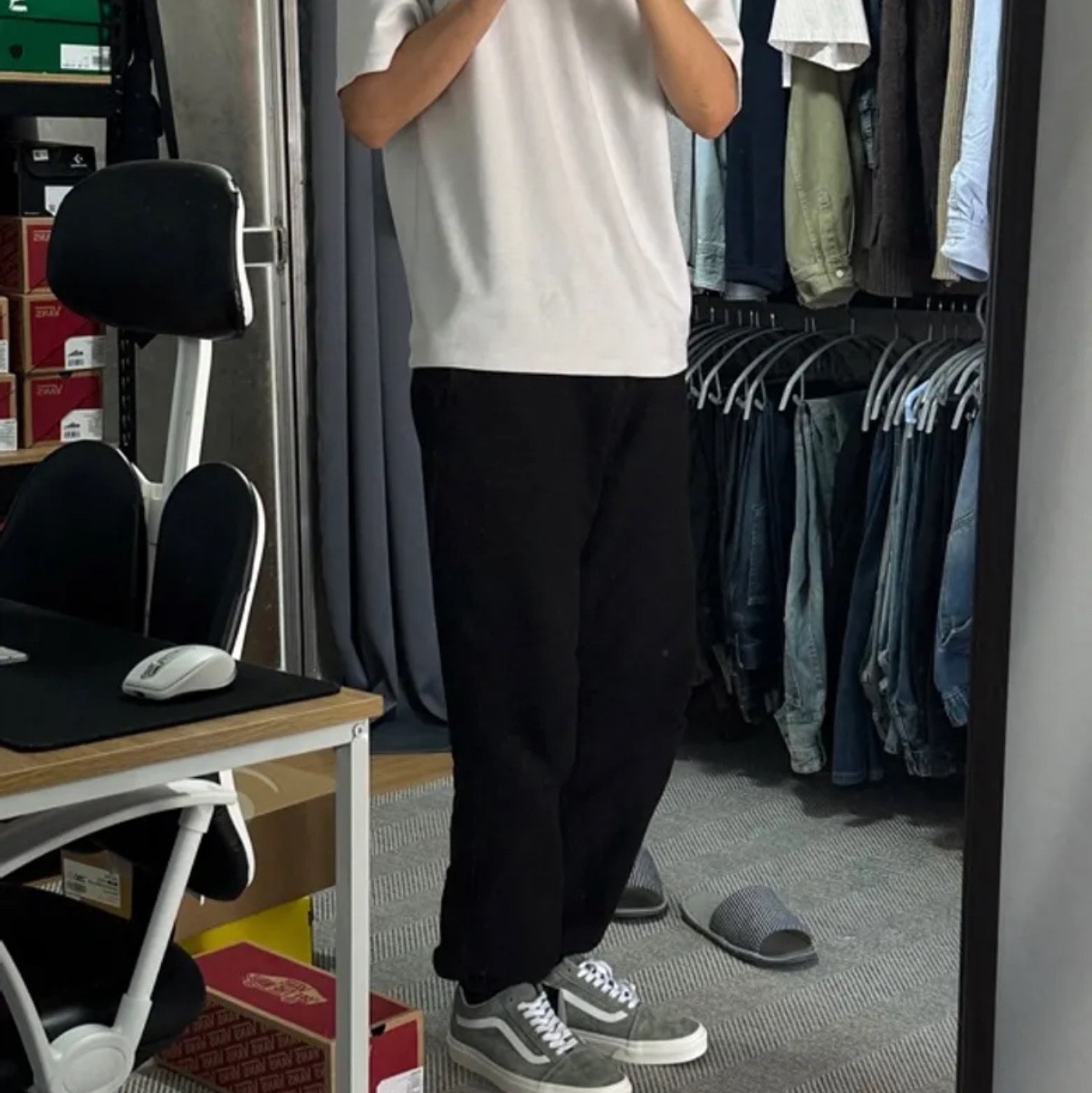 Vans Old Skool Pig Suede Shadow 착용 스타일