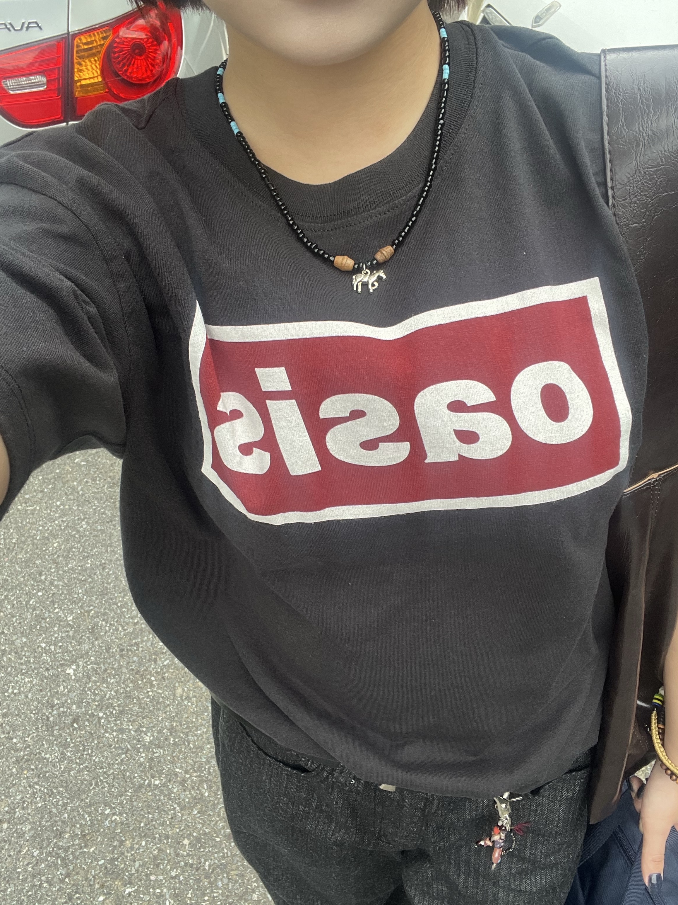 Levi's x Oasis Deca Logo T-Shirt Black 착용 스타일 - 9
