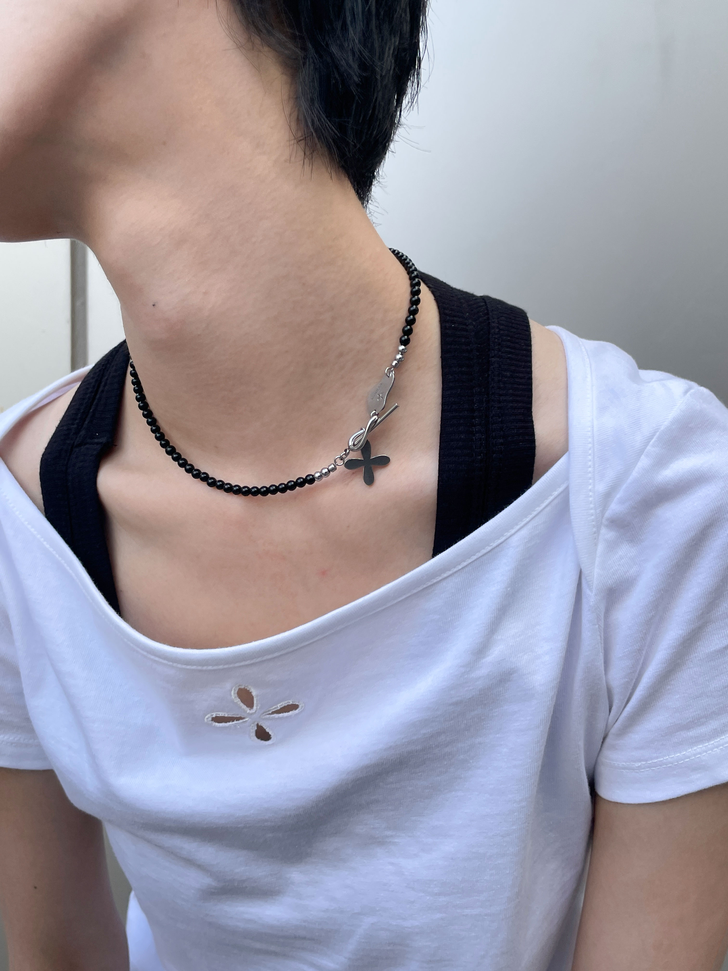 Riomeu Holiday Red Black Necklace Black 착용 스타일 - 2
