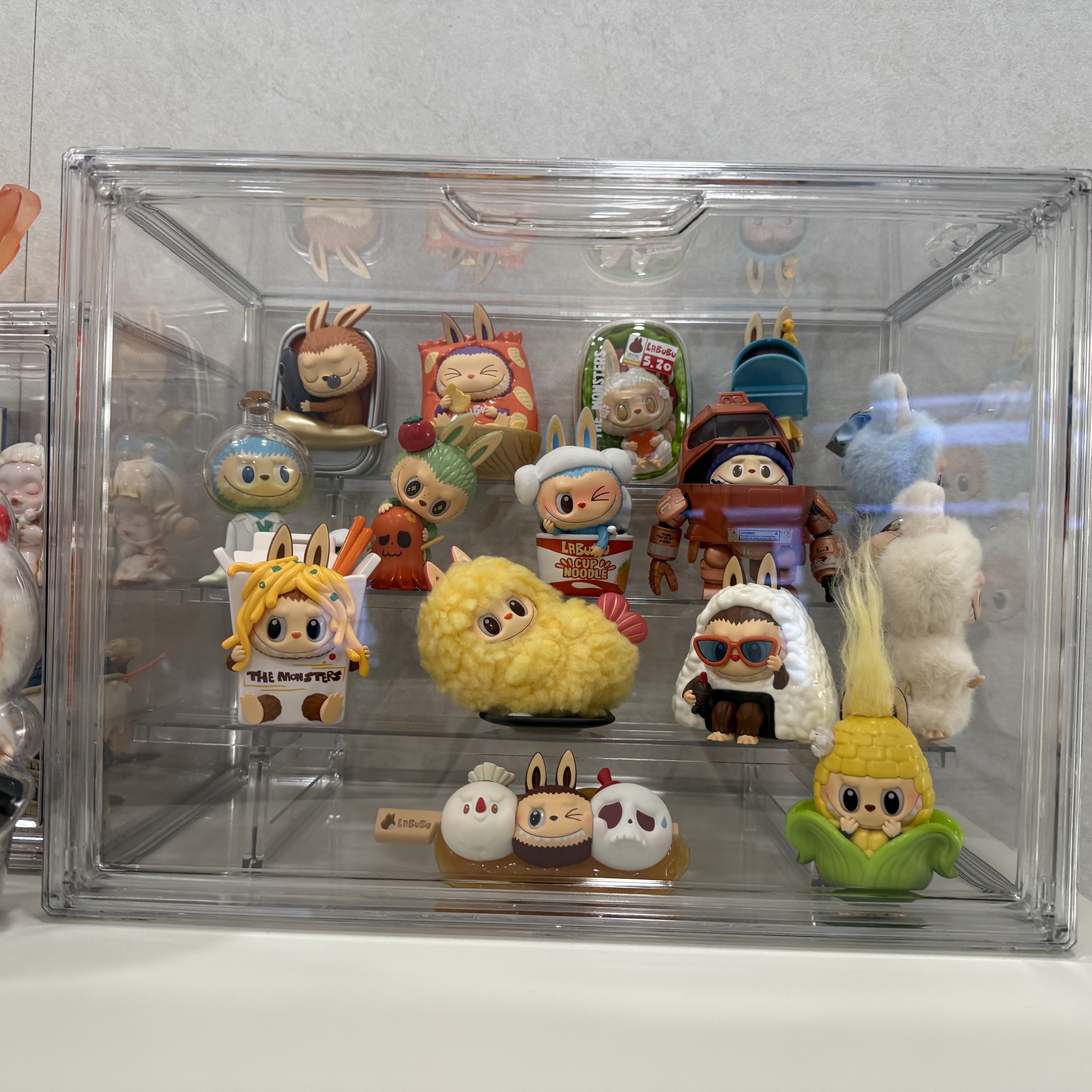 Pop Mart Labubu The Monsters Wacky Mart Series Figures Corn (Opened Case) 착용 스타일