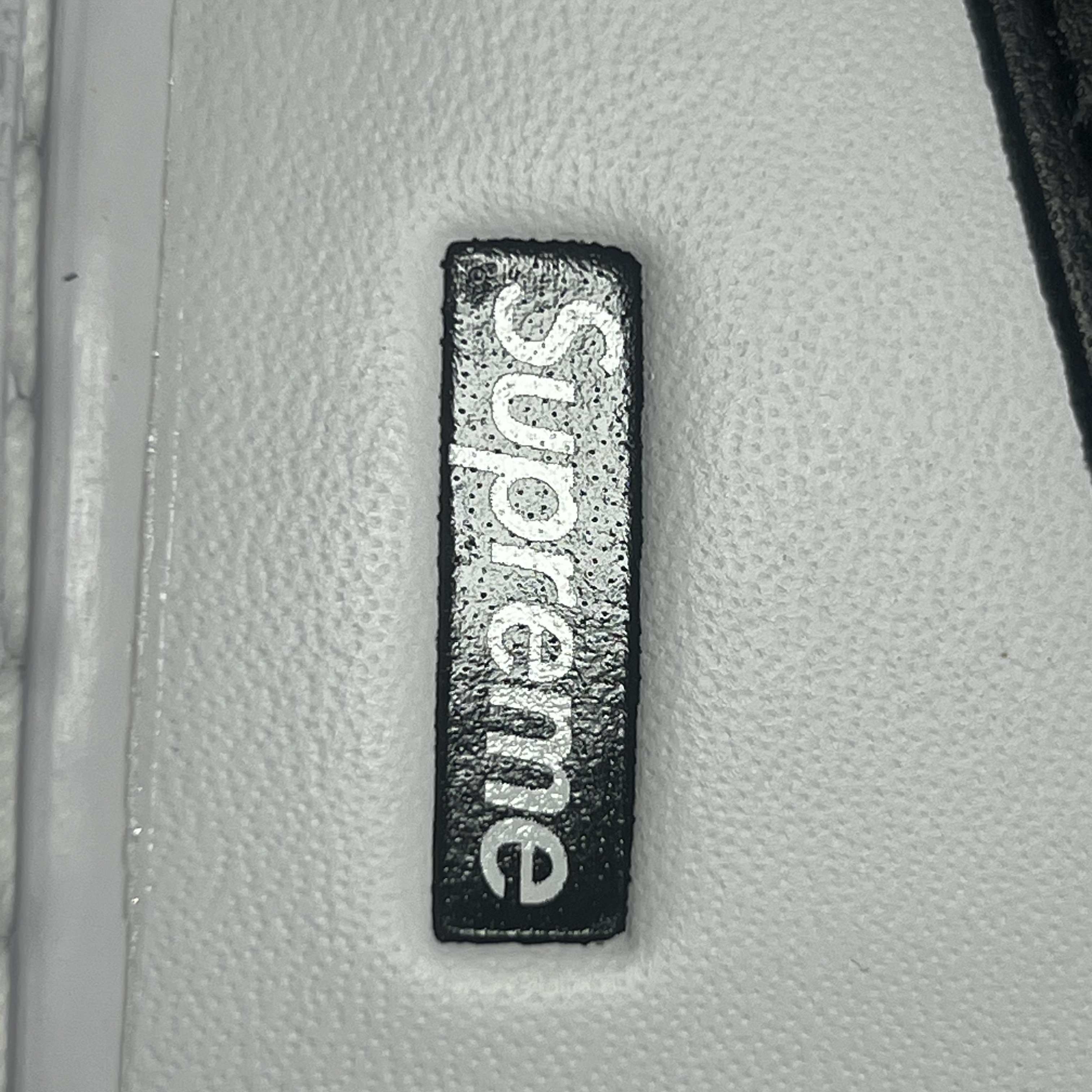 Nike x Supreme Air Force 1 Low White 착용 스타일 - 3