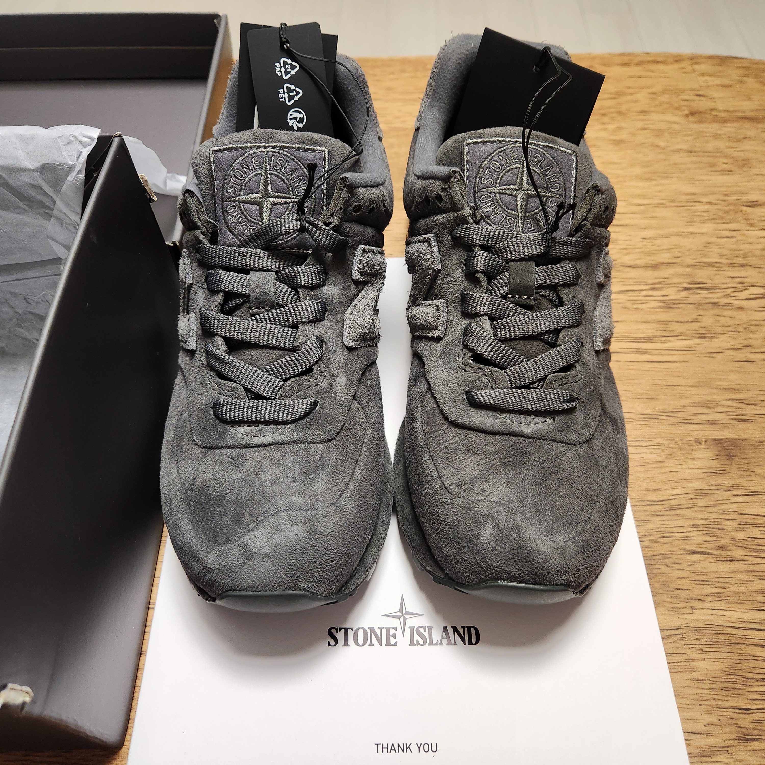 New Balance x Stone Island 574 Ghost Dark Grey 착용 스타일 - 1