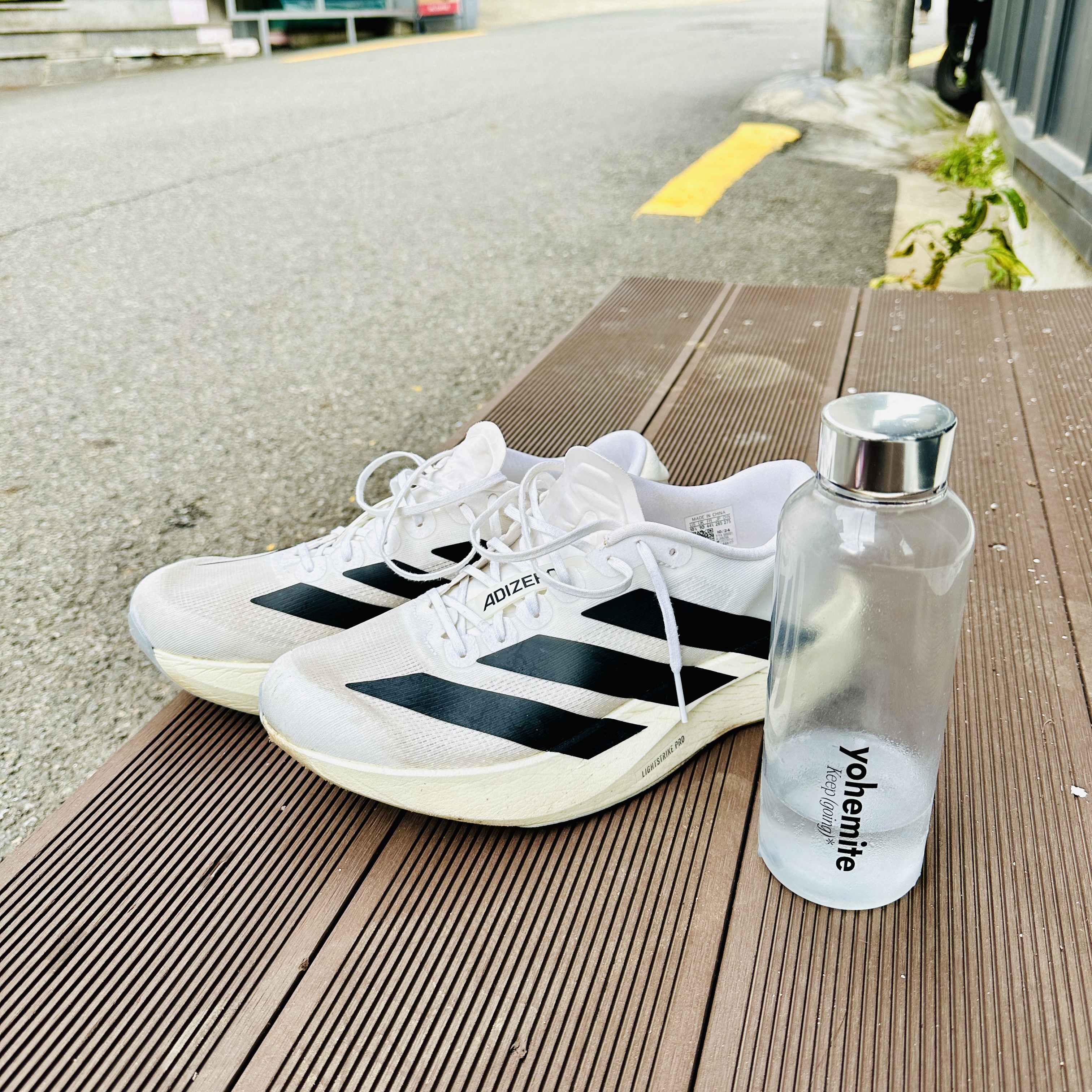 Adidas Adizero EVO SL Cloud White Core Black 착용 스타일