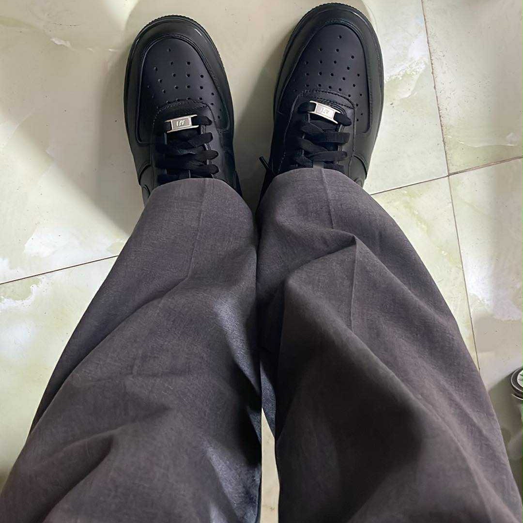 (W) Nike Air Force 1 '07 Low Triple Black 착용 스타일