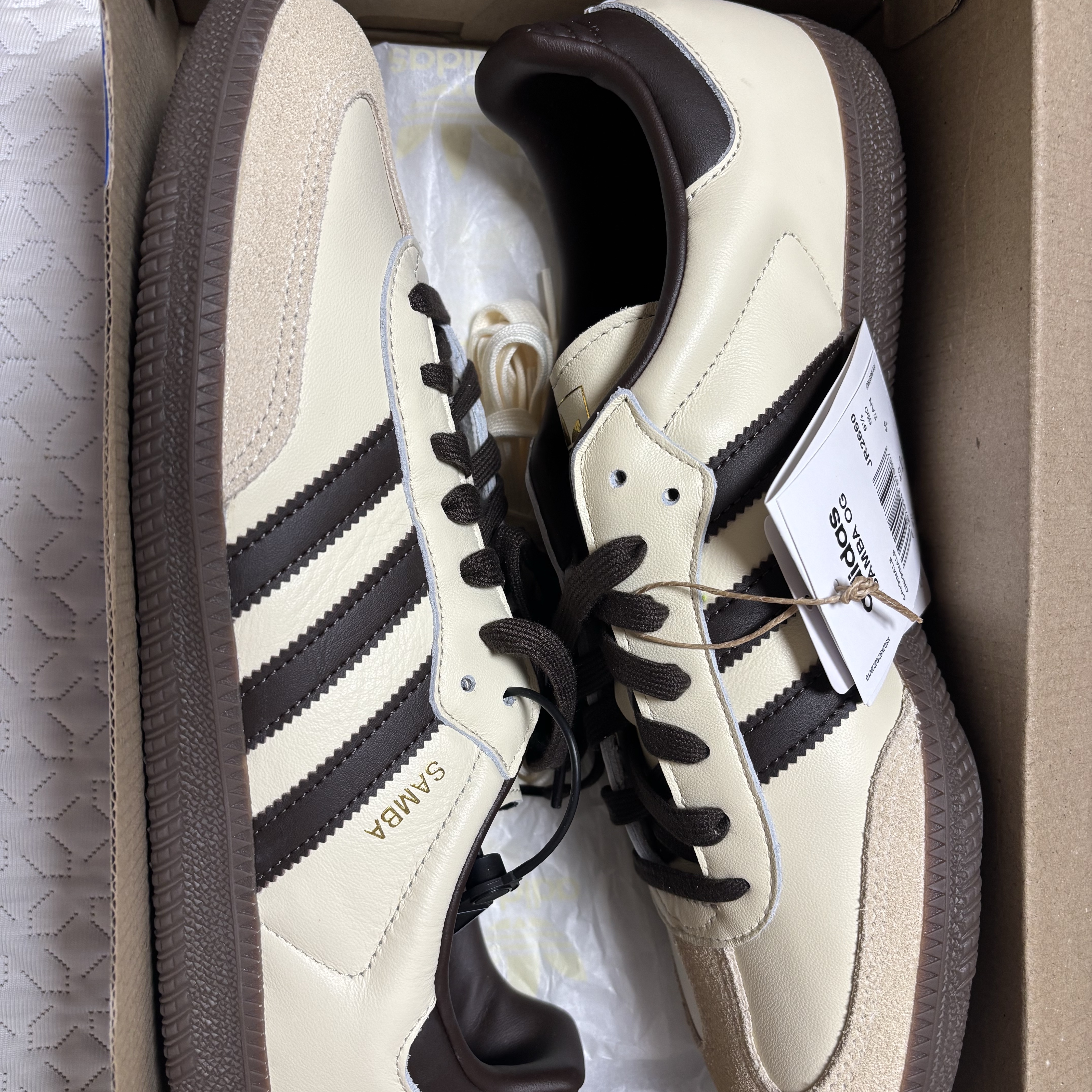 Adidas Samba OG Cream White Dark Brown 착용 스타일