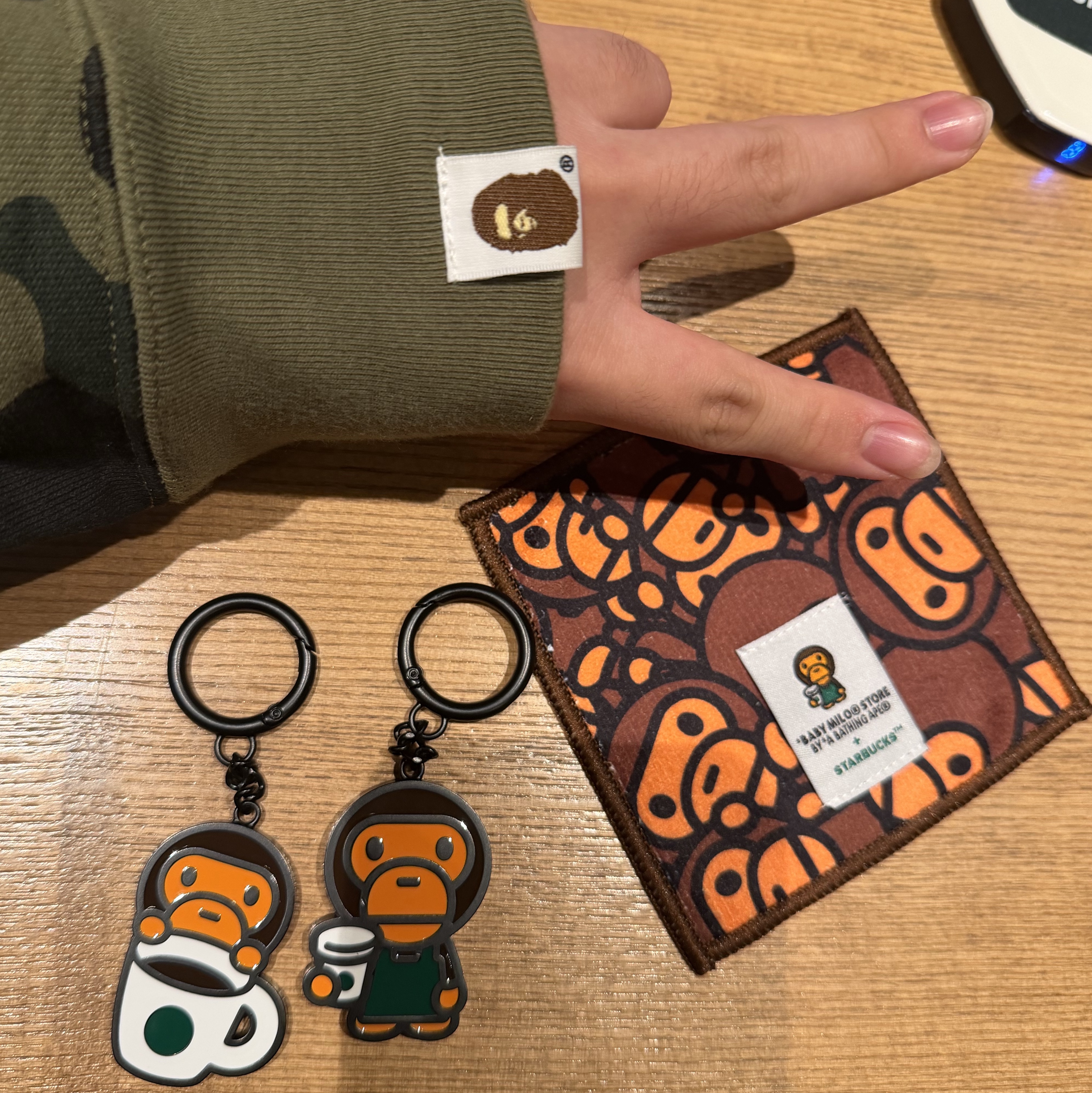 Starbucks x BAPE Baby Milo Keychain, Starbucks x BAPE Baby Milo Keychain 착용 스타일