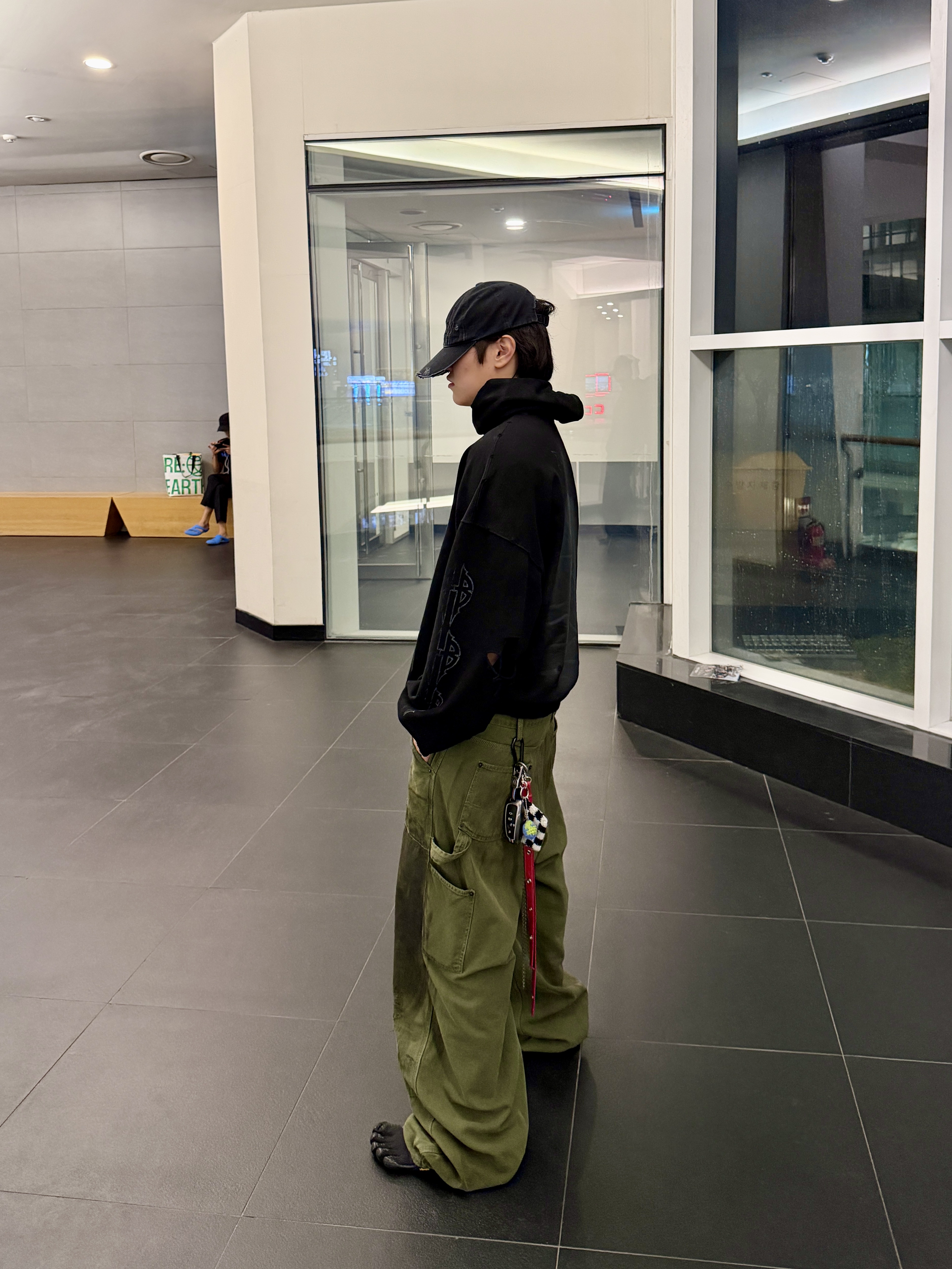 Balenciaga Paris Moon No Pocket Oversized Hoodie Faded Black, Nonnod Hollow Destroyed Cap Vintage Black 착용 스타일 - 1