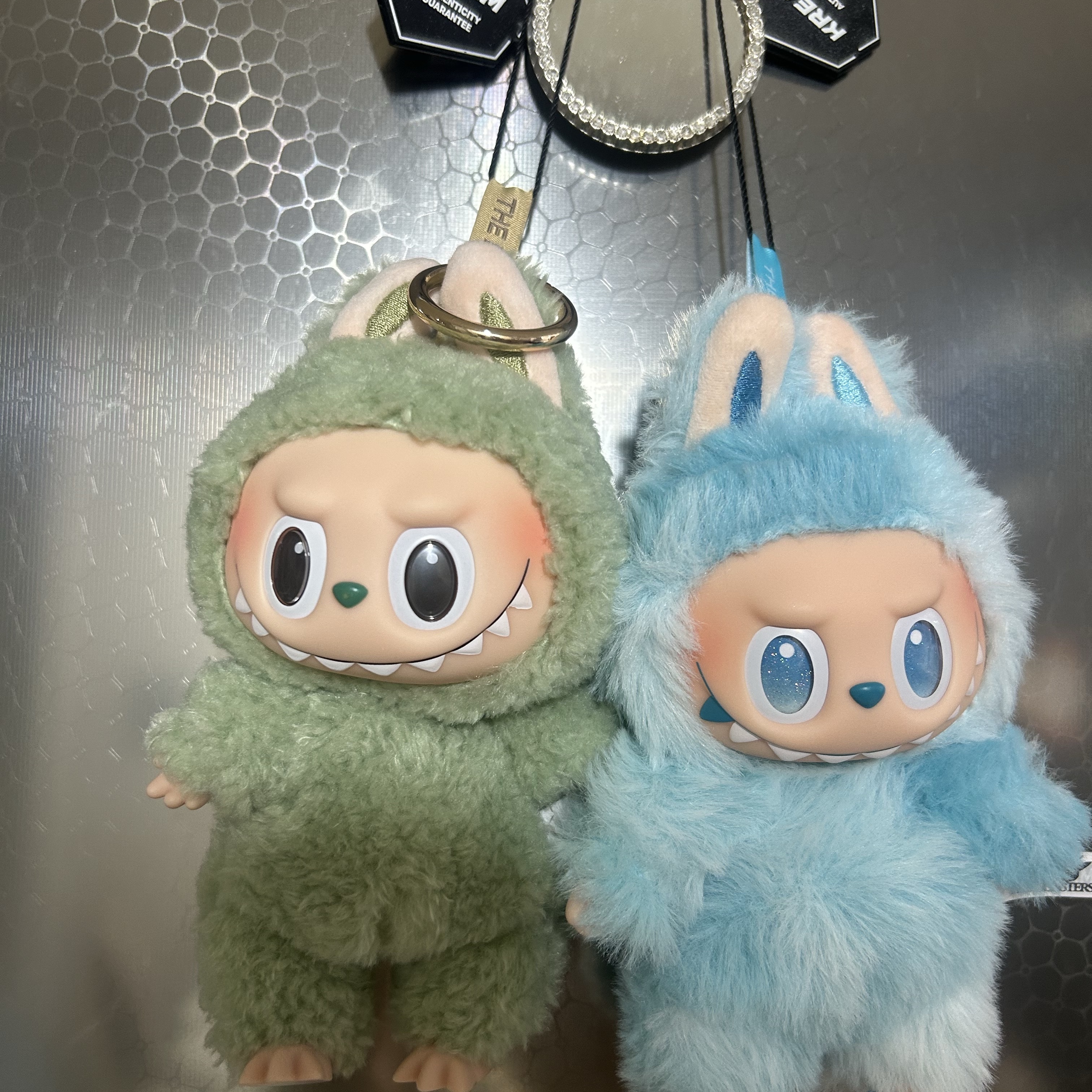 Pop Mart Labubu The Monsters Highlight Series Hope Keyring (Opened Case) 착용 스타일