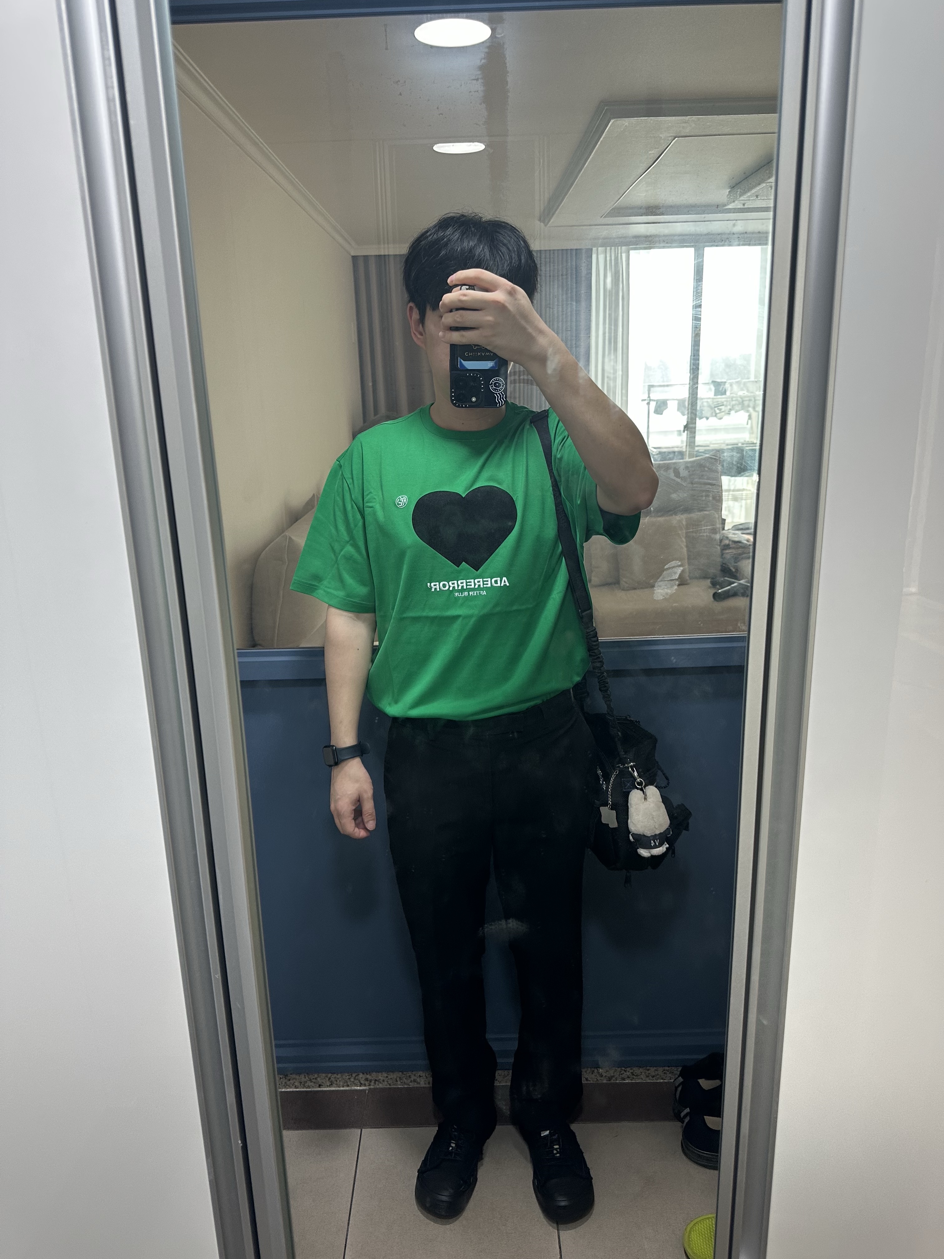 Ader Error Twin Heart Logo T-Shirt Green 착용 스타일