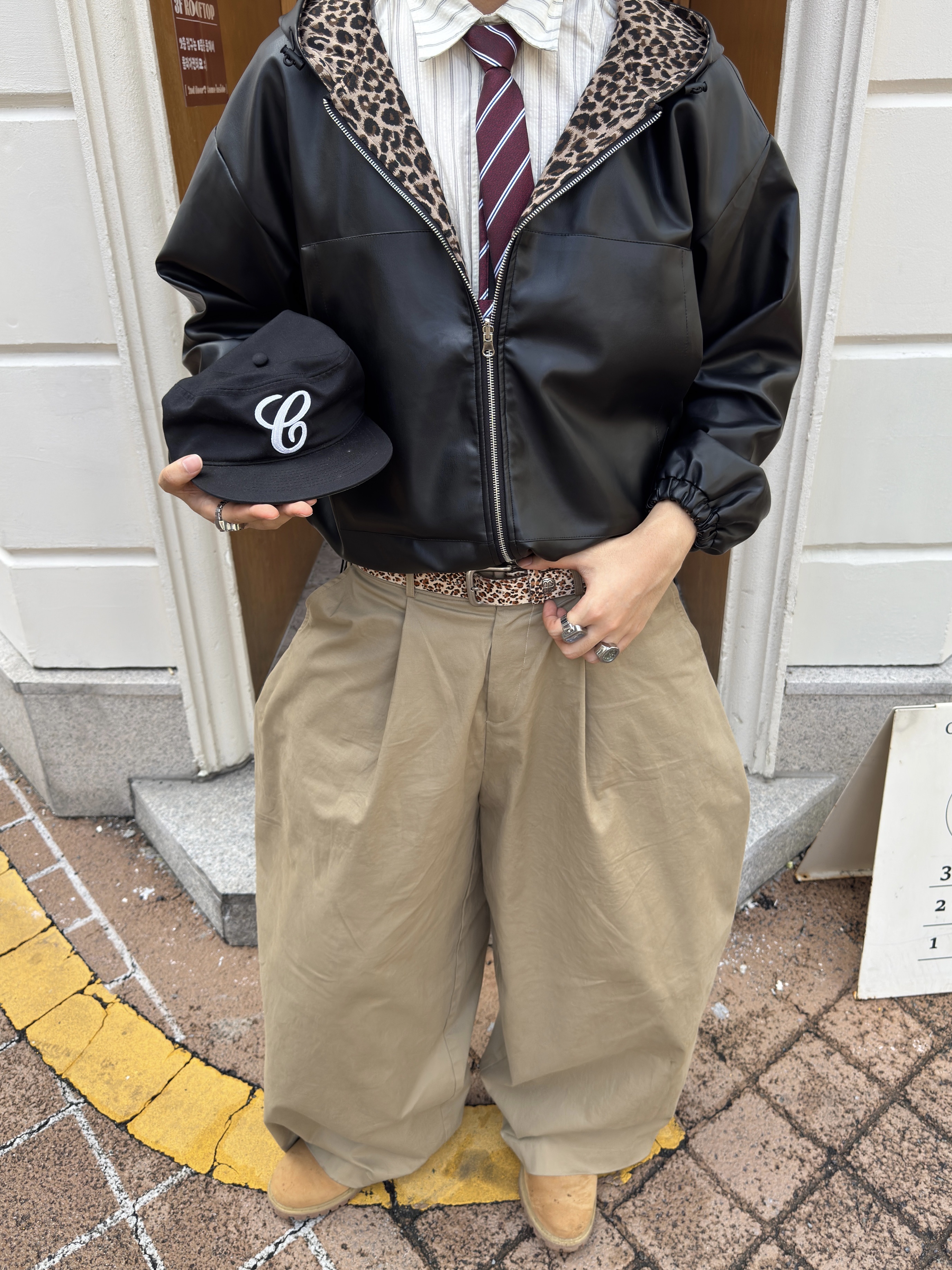 Stussy Canvas Flight Bag Washed Black, Casio MTP-B145D-2A1V 착용 스타일 - 5