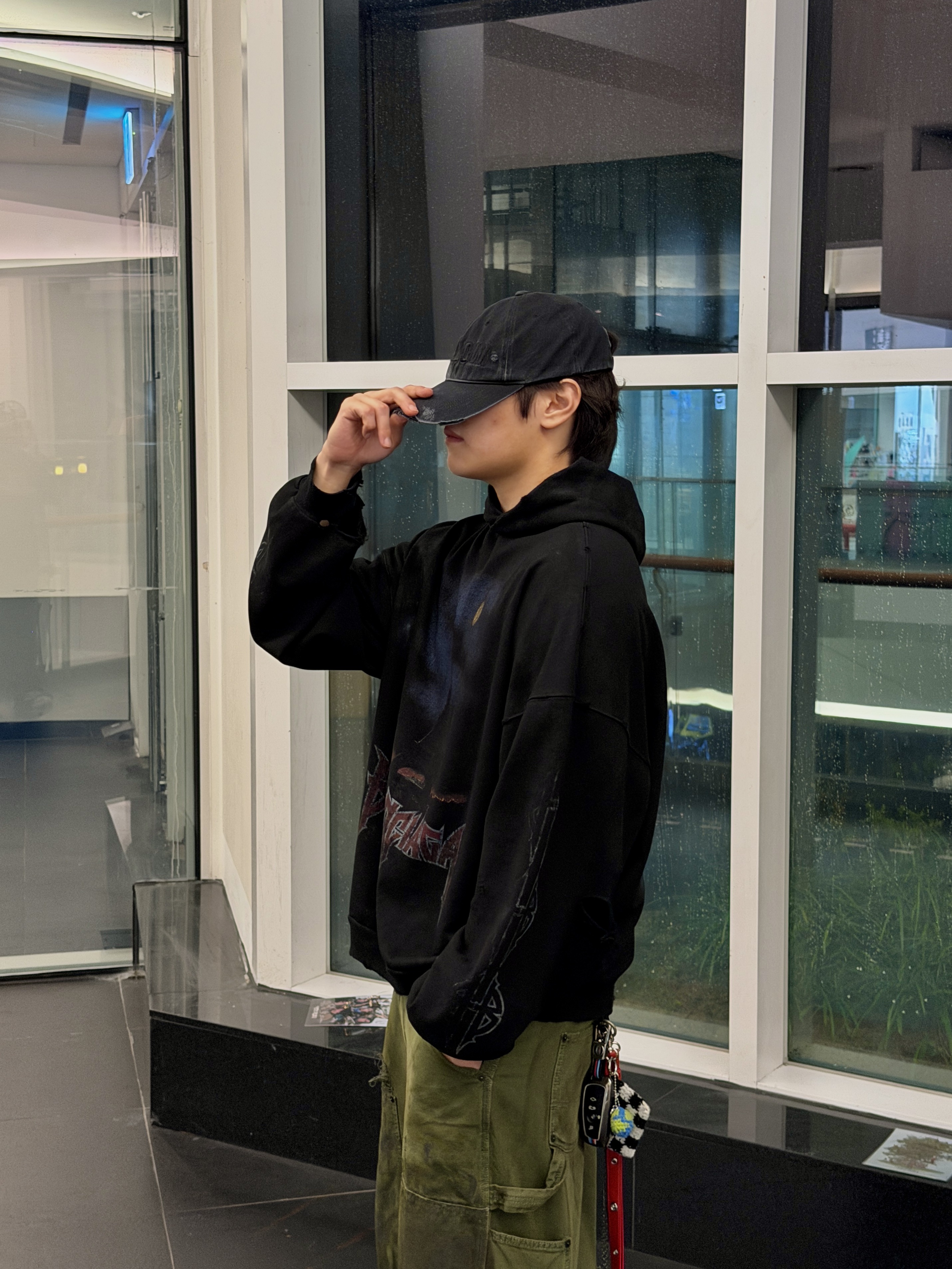 Balenciaga Paris Moon No Pocket Oversized Hoodie Faded Black, Nonnod Hollow Destroyed Cap Vintage Black 착용 스타일 - 4
