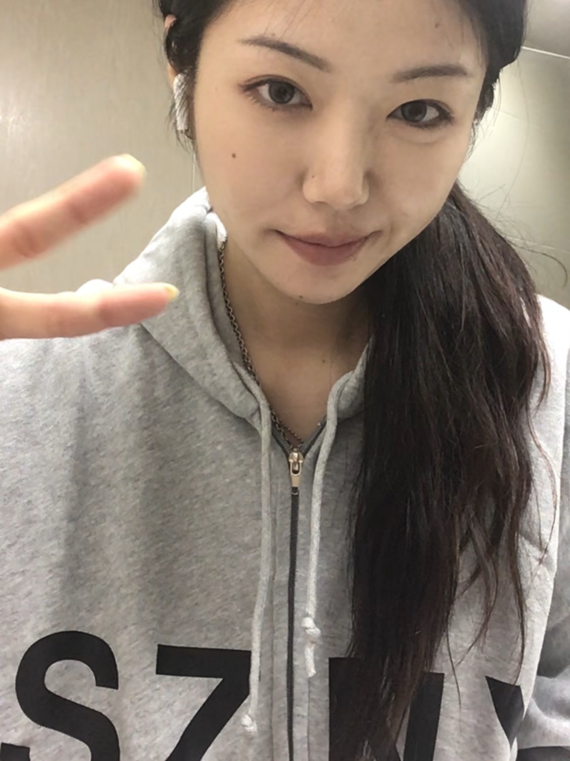 Yeezy HD-10 Grey - Korea Limited 착용 스타일