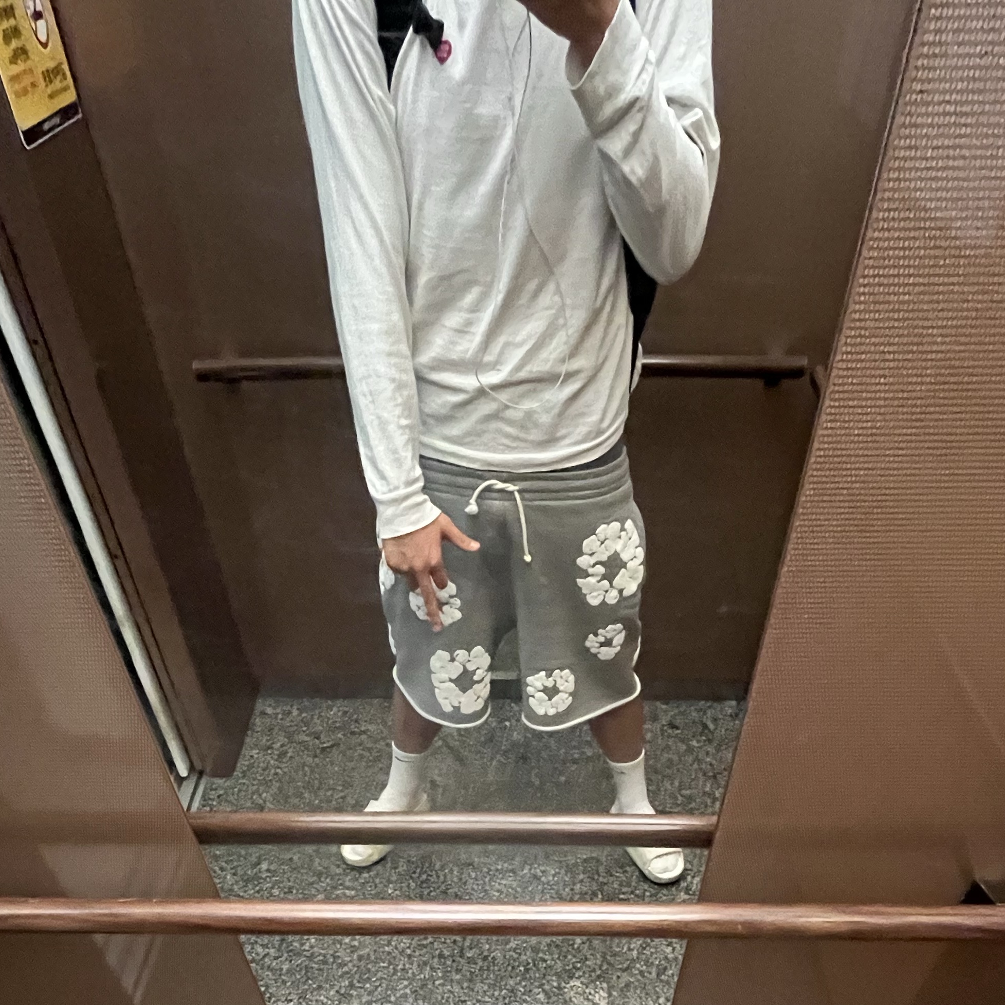 Human Made Graphic L/S T-Shirt #3 White, Denim Tears The Cotton Wreath Shorts Grey 착용 스타일
