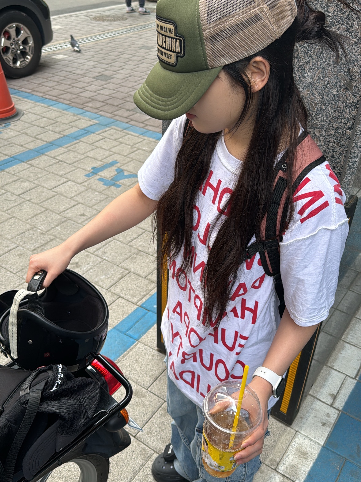 [KREAM 단독] Safarispot Highway Inn T-Shirt White Red 착용 스타일
