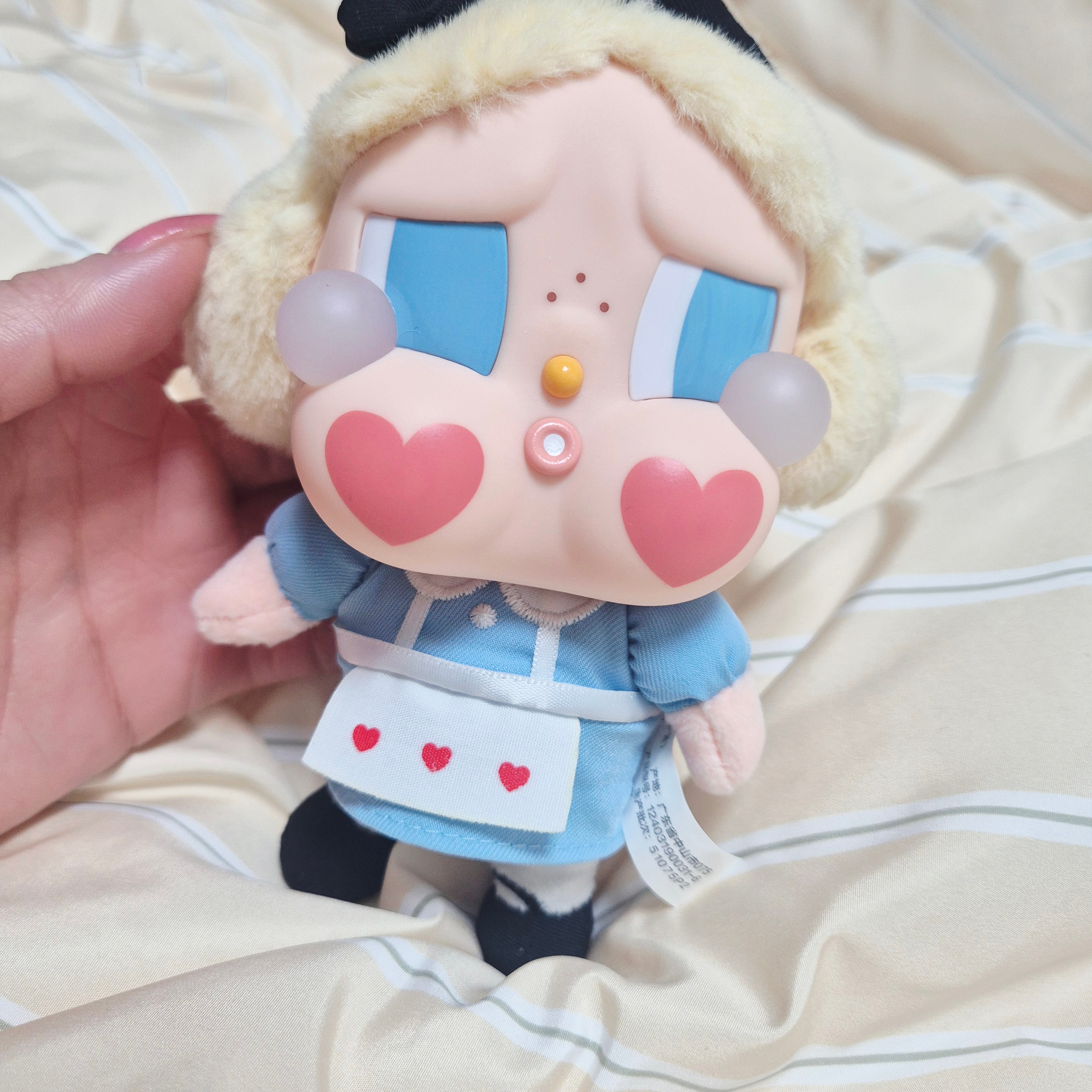 Pop Mart Crybaby Crying Again Series Plush Keyring She's Alice (Opened Case) 착용 스타일