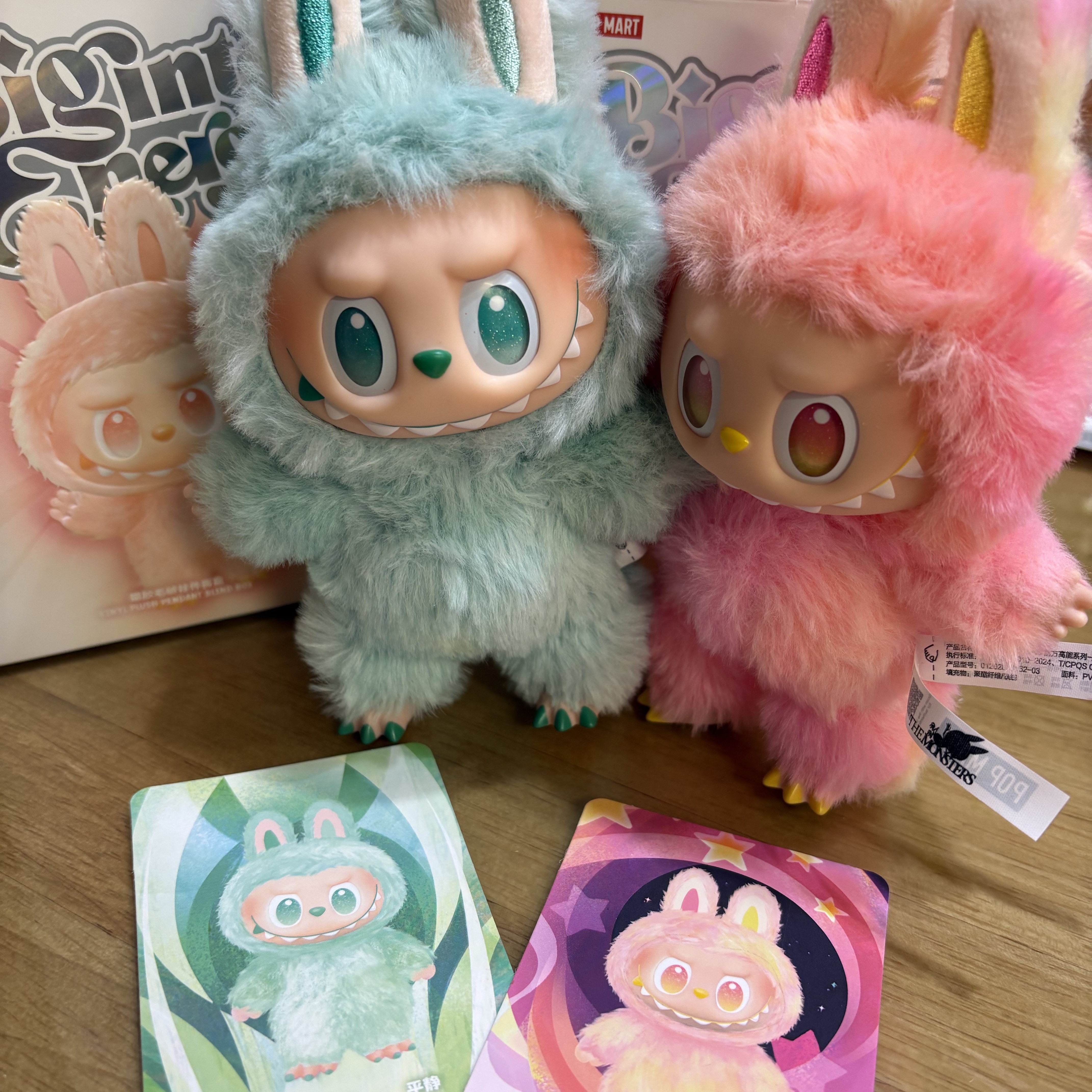 Pop Mart Labubu The Monsters Highlight Series Sealed Case (Bundle of 2/1 Blind Box) 착용 스타일 - 2