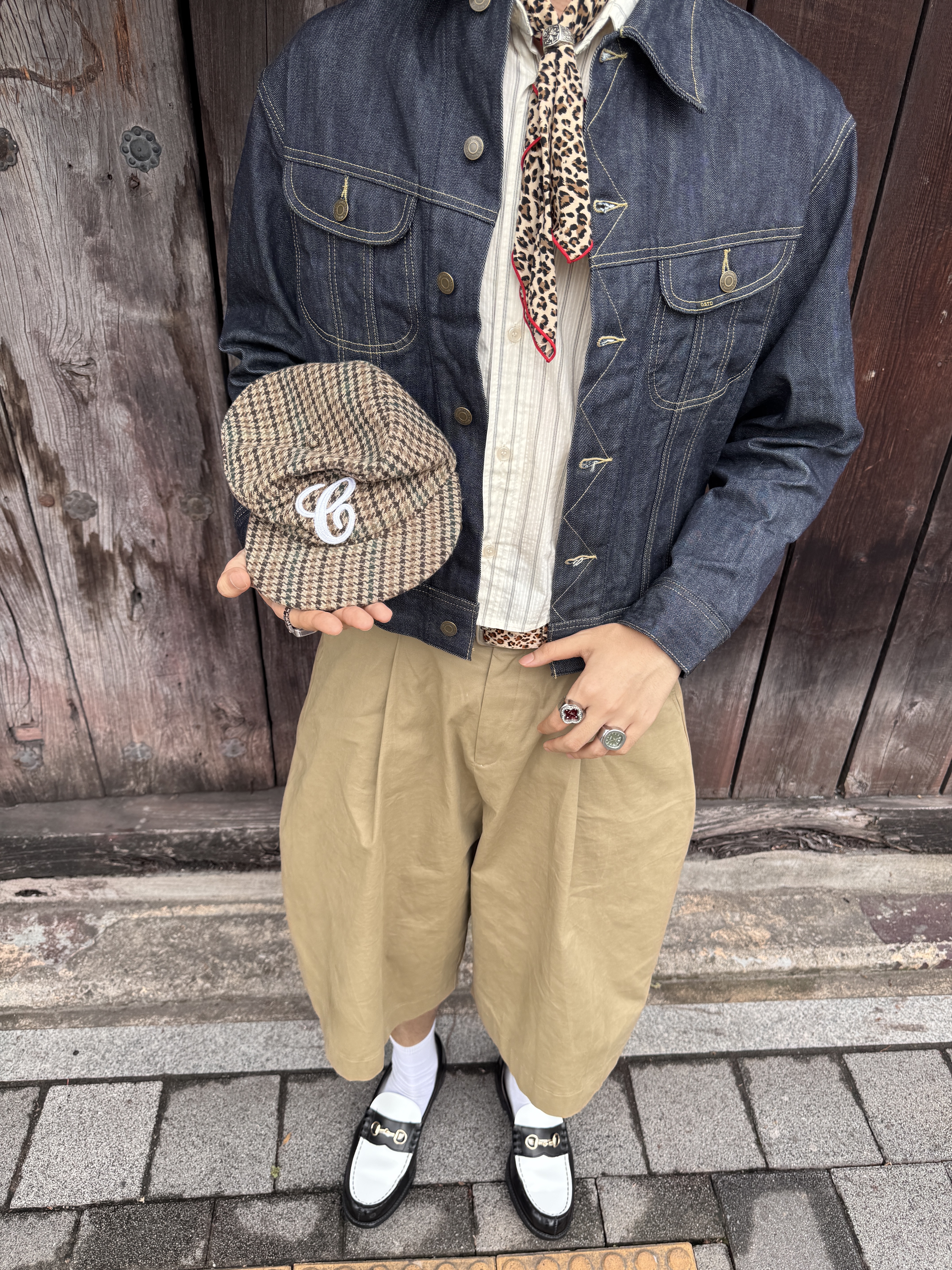 Stussy Canvas Flight Bag Washed Black, Casio MTP-B145D-2A1V 착용 스타일 - 3