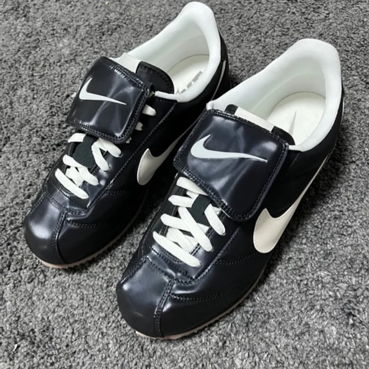 Nike Cortez SE Black Gum Brown 착용 스타일