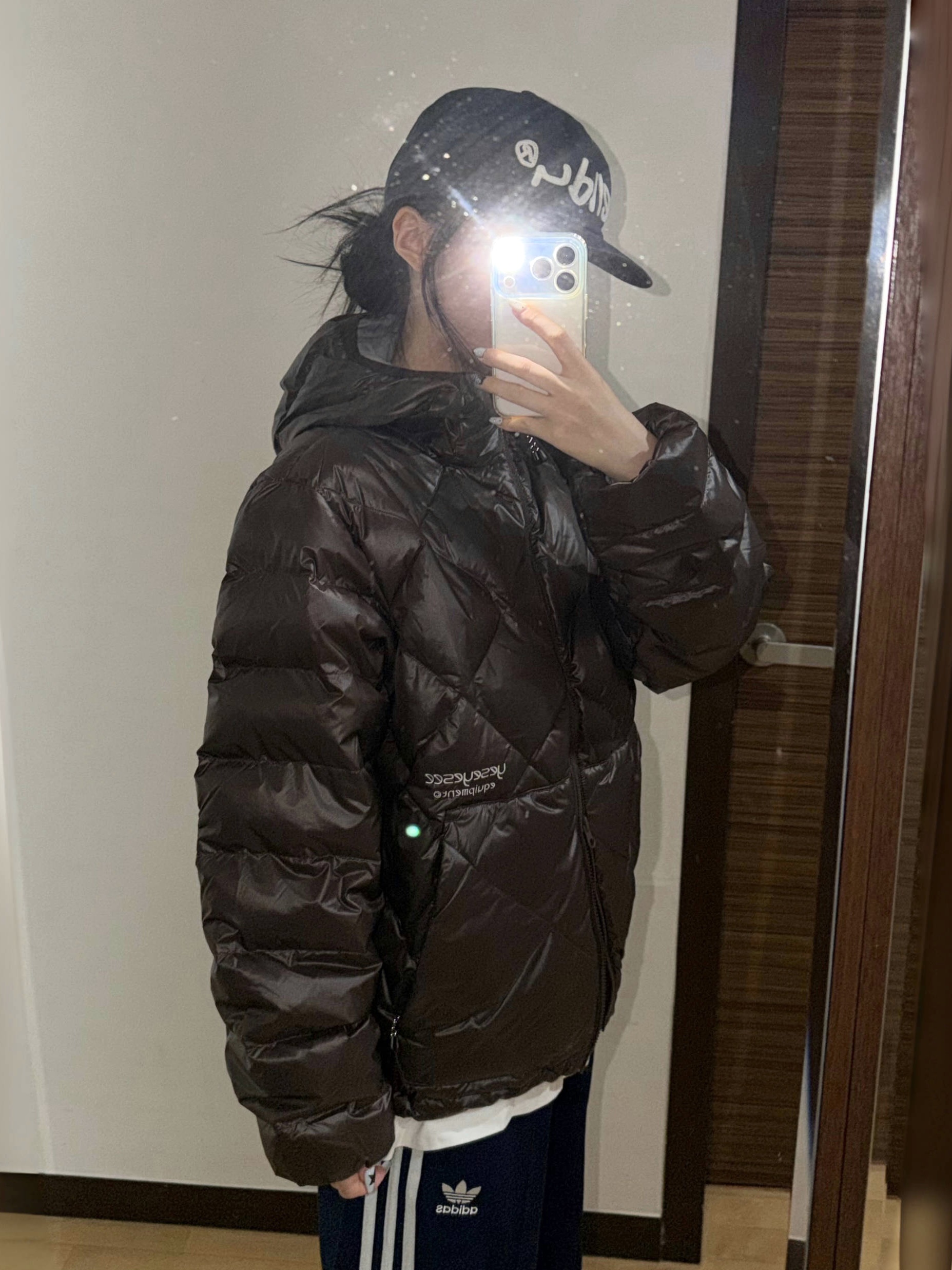 YESEYESEE Wafer Goose Down Jacket Misty Blue, YESEYESEE Wafer Goose Down Jacket Brown 착용 스타일 - 2