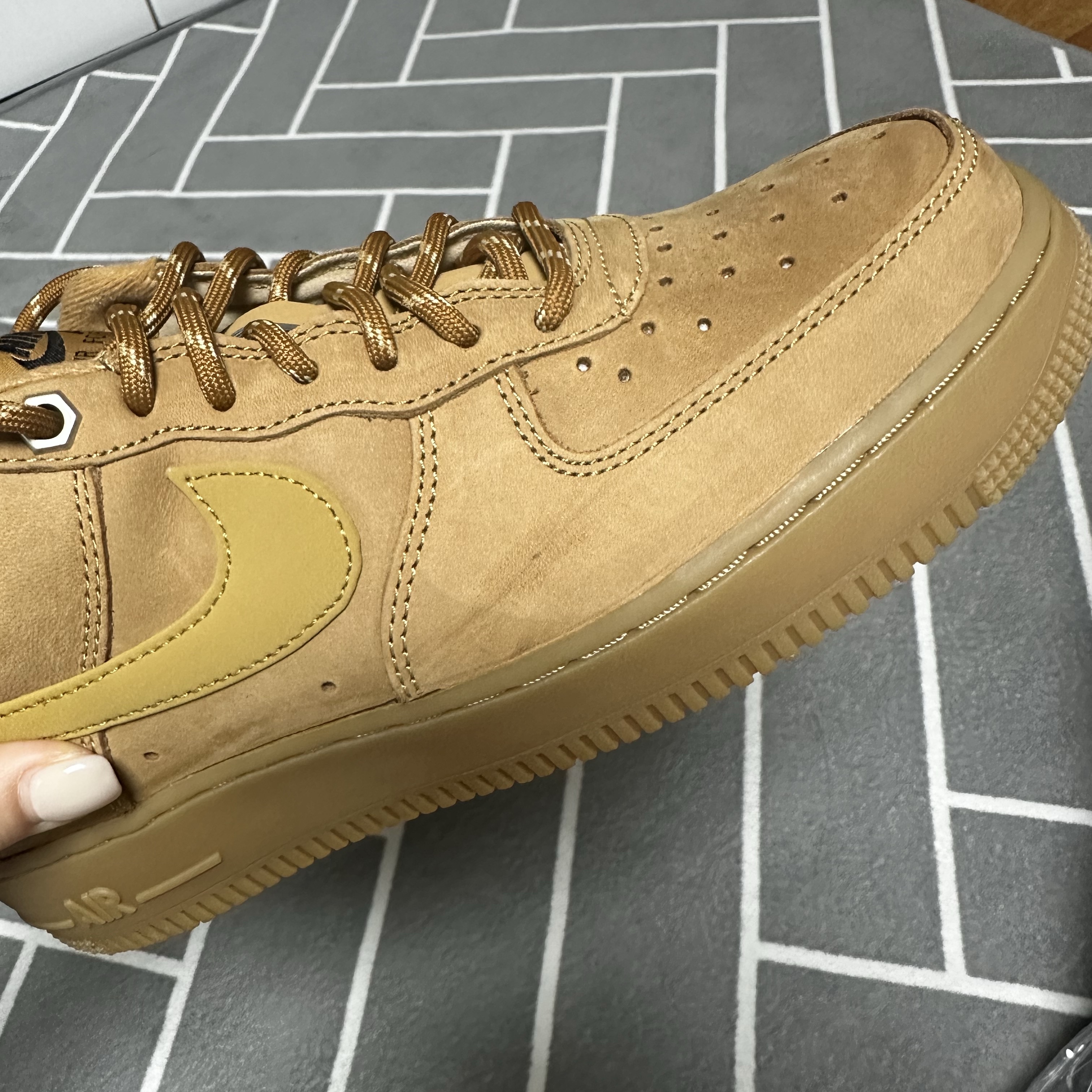 (W) Nike Air Force 1 '07 WB Flax Wheat 착용 스타일