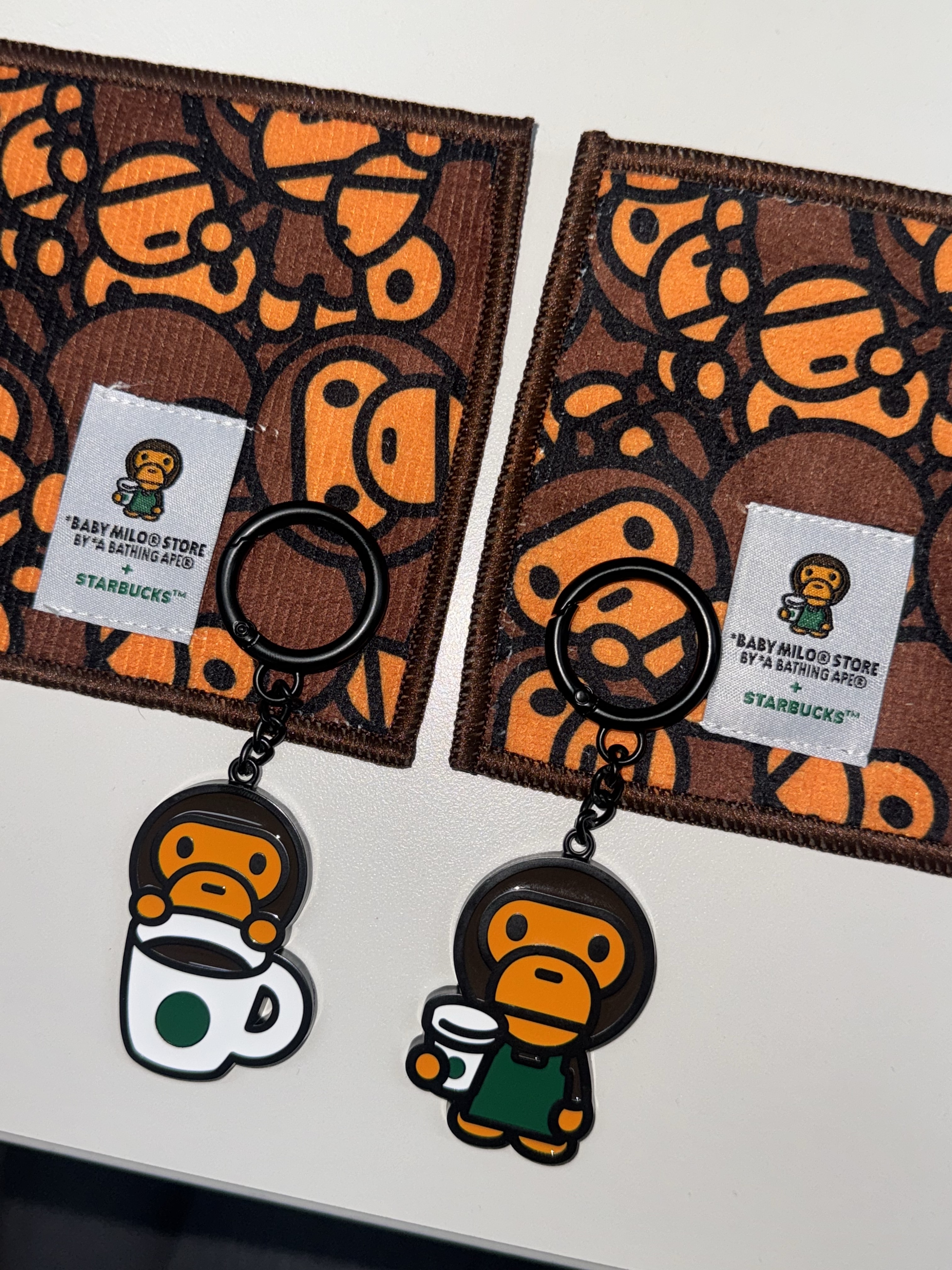 Starbucks x BAPE Baby Milo Keychain, Starbucks x BAPE Baby Milo Coaster 착용 스타일