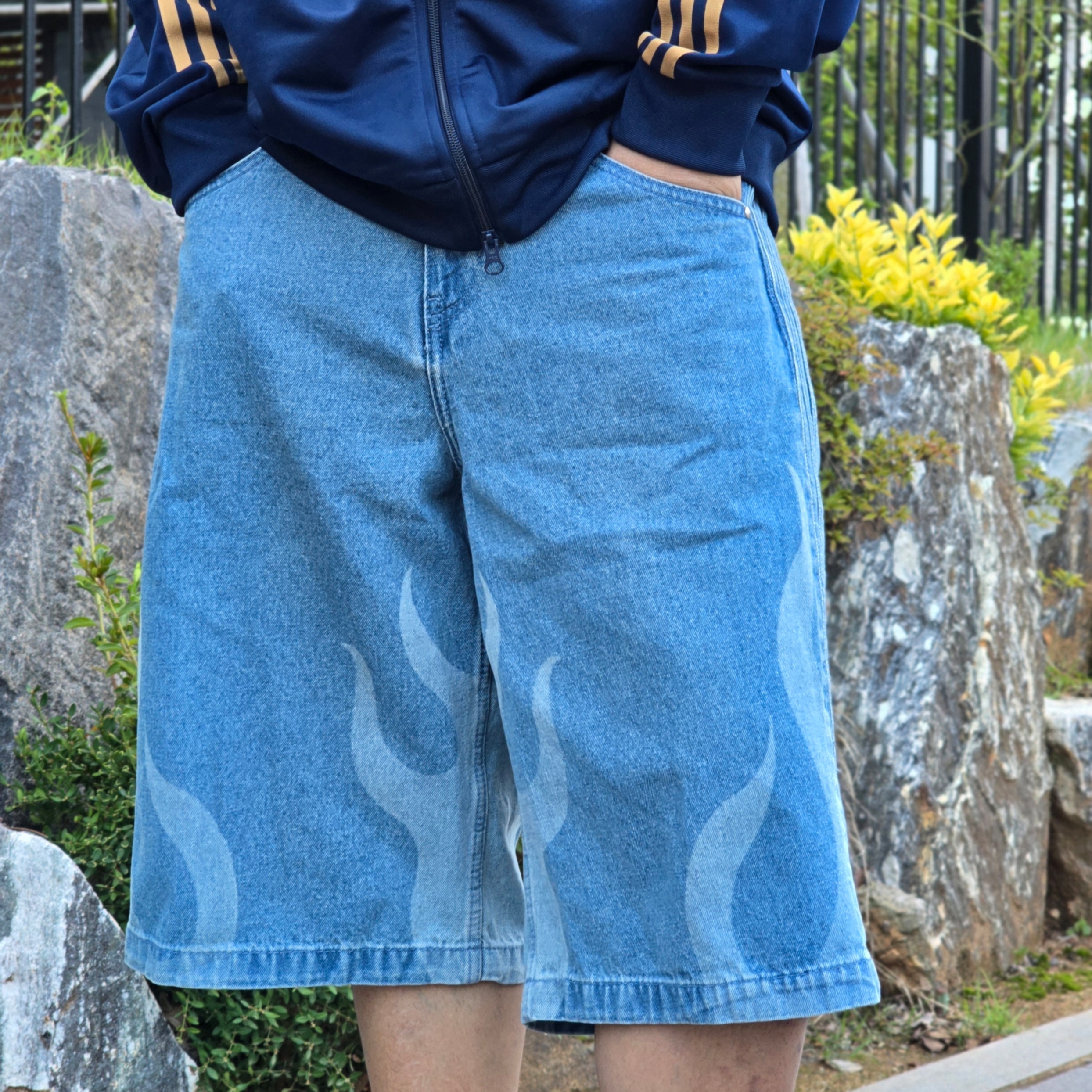 Adidas Flames Denim Shorts Blue - KR Sizing, Adidas Flames Denim Shorts Blue - US Sizing 착용 스타일 - 1