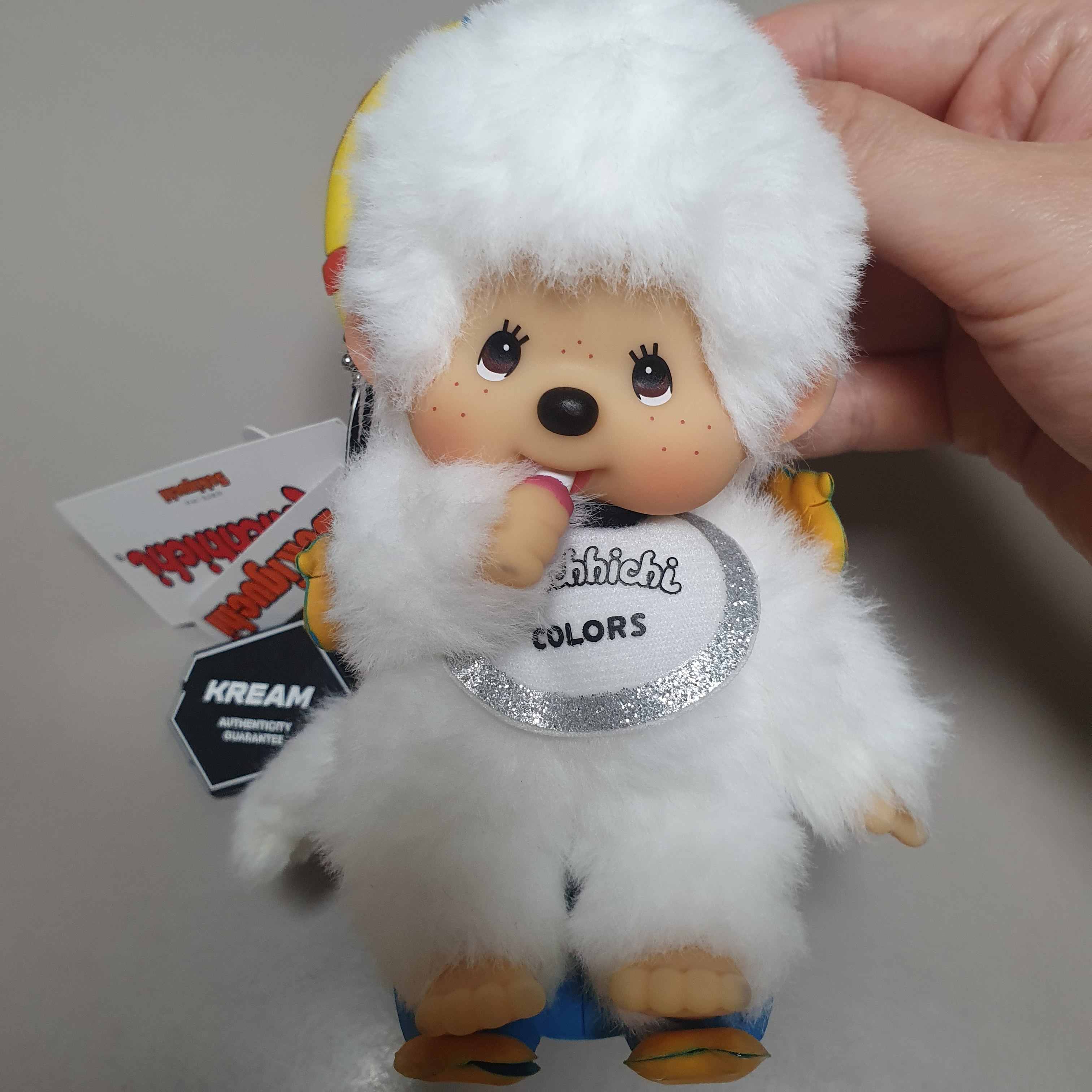 Monchhichi Colors Key Chain White 착용 스타일 - 2
