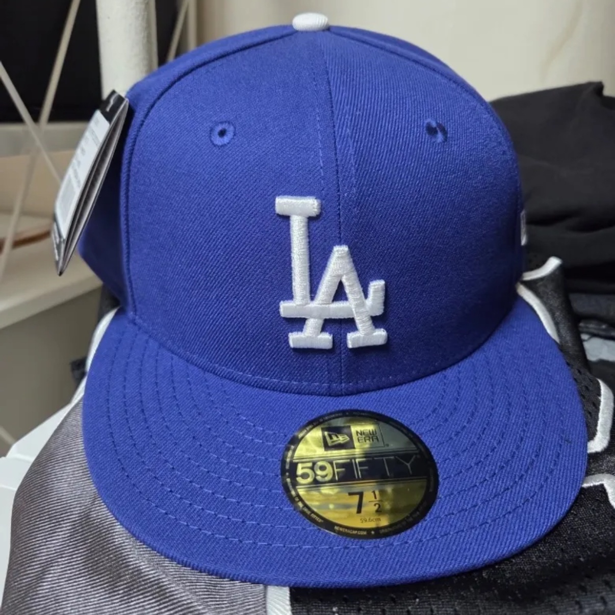 New Era 59Fifty MLB Seoul Series LA Dodgers Dark Royal 착용 스타일