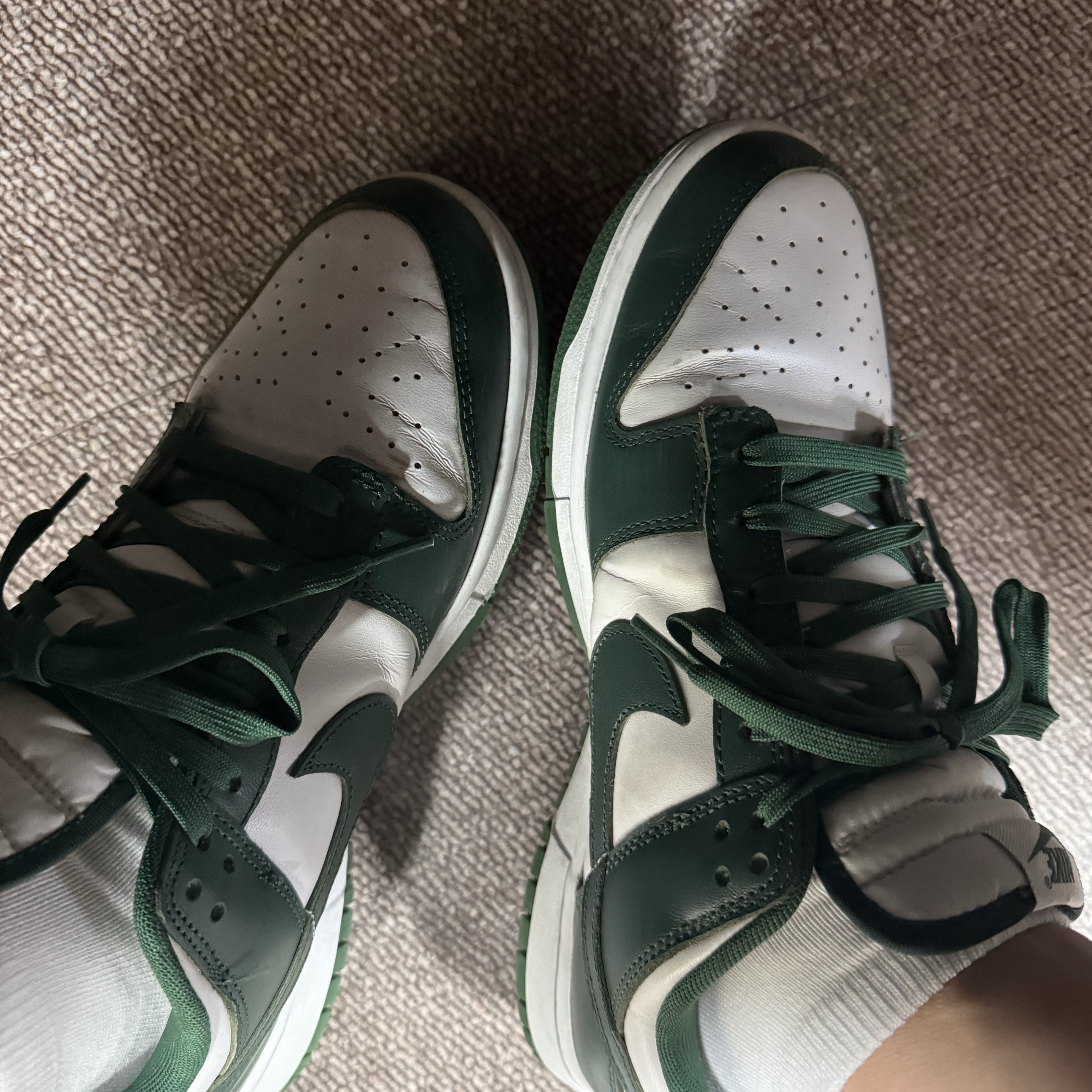 Nike Dunk Low Retro Varsity Green 착용 스타일