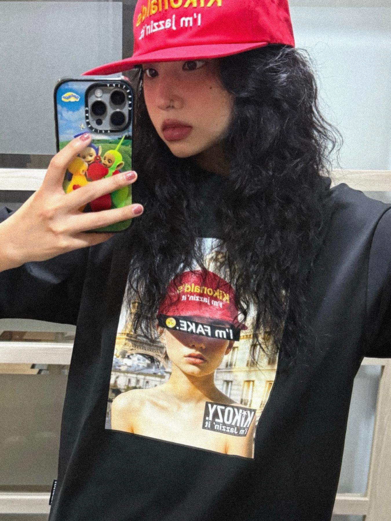 Kikozy KIkonald's Cap Red, Kikozy T-Shirt Piece01 Black 착용 스타일