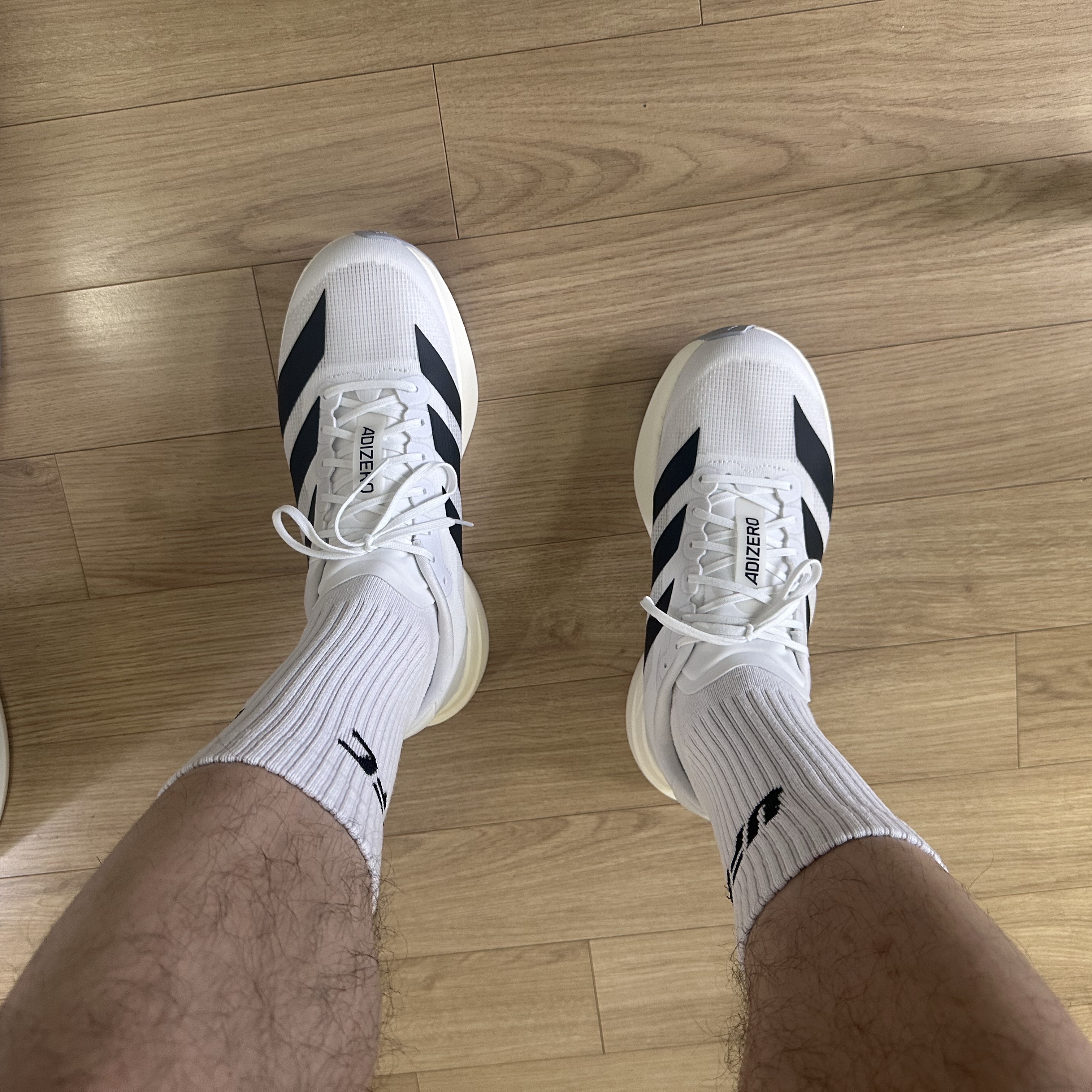 Adidas Adizero EVO SL Cloud White Core Black 착용 스타일 - 2