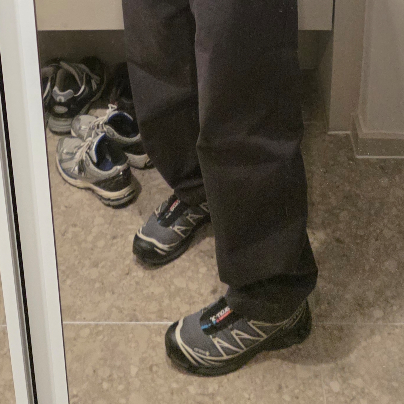 Salomon XT-6 Gore-Tex Black Ebony 착용 스타일