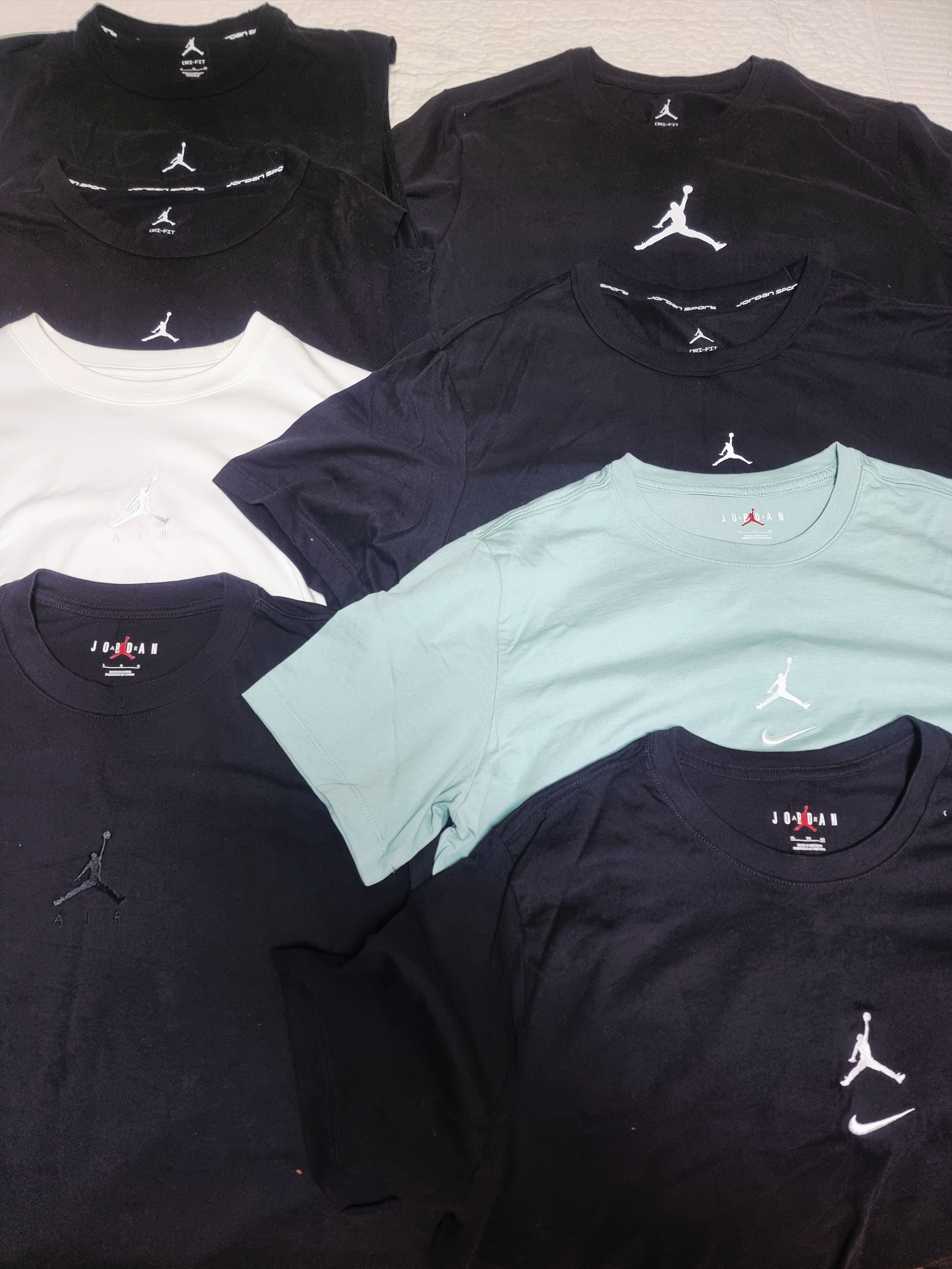 Jordan Jumpman Short Sleeve Crew T-Shirt Black - US/EU, Jordan Sport Dri-Fit Short Sleeve Top Black White - Asia 착용 스타일