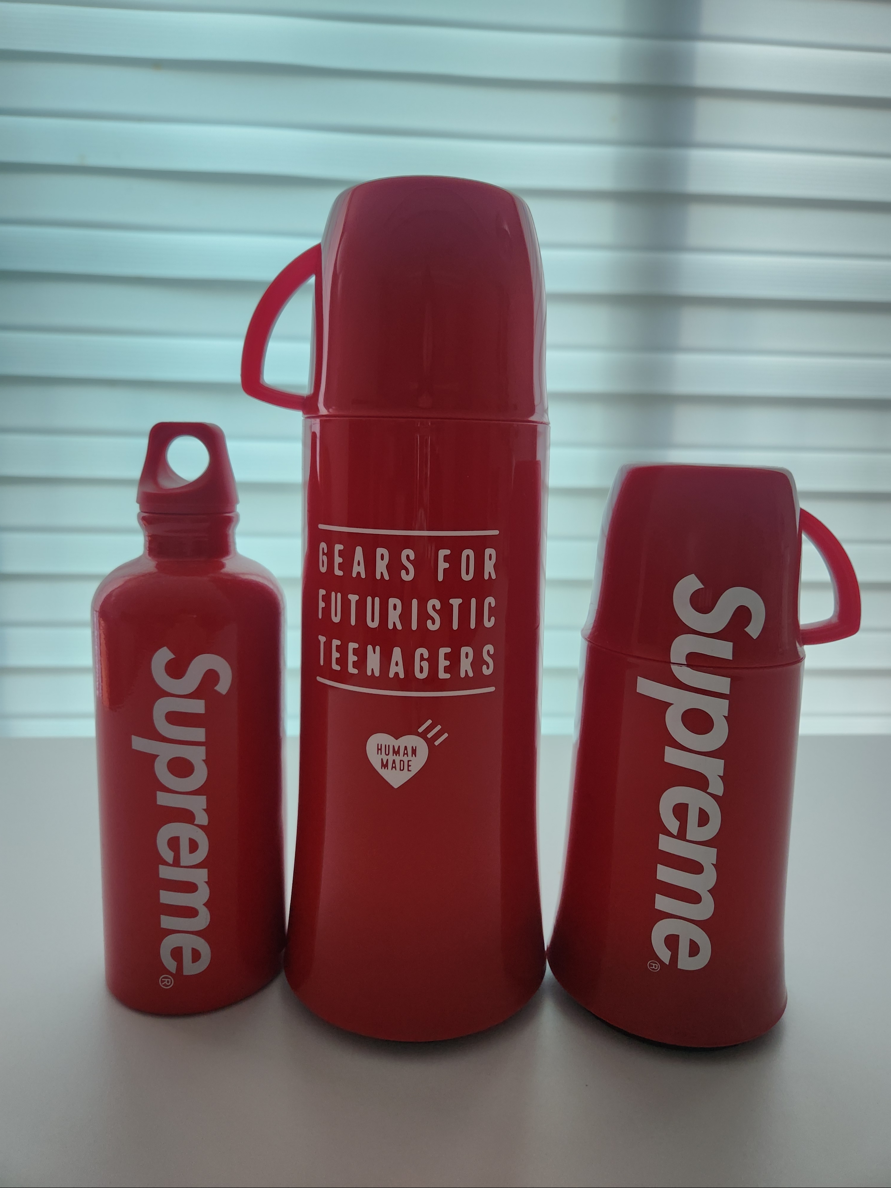 Human Made Helios Bottle 750ml Red 착용 스타일