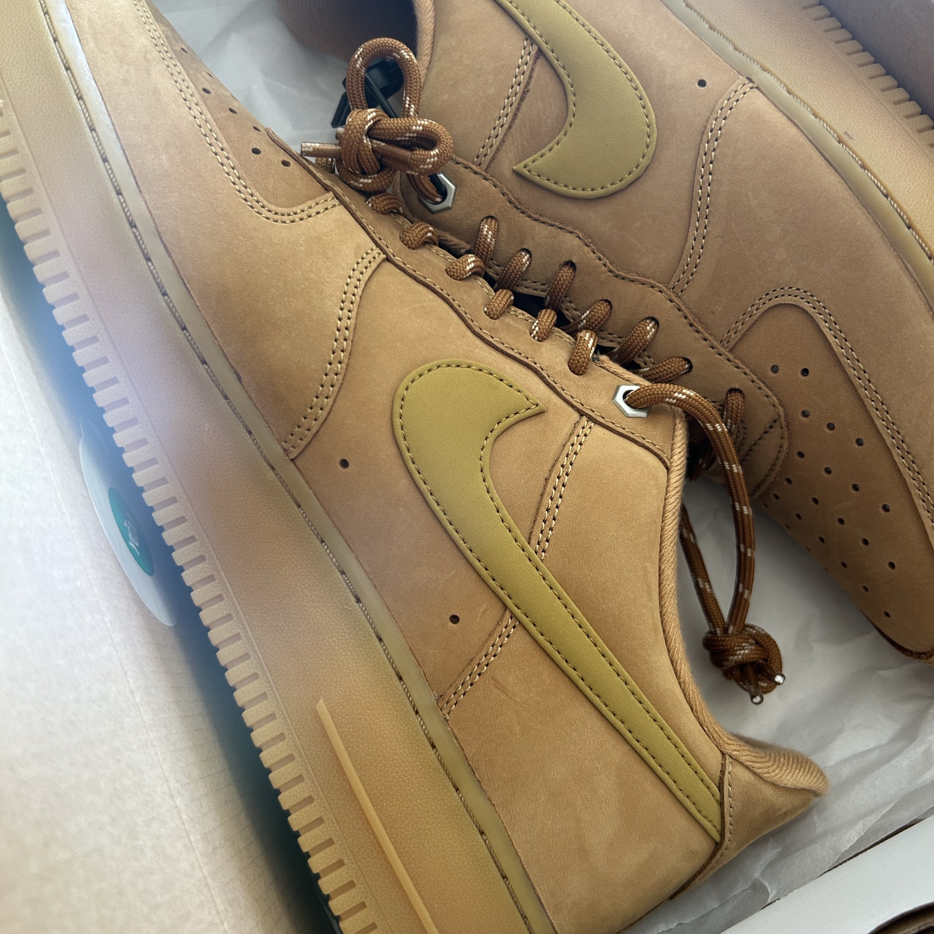 Nike Air Force 1 '07 WB Flax 착용 스타일