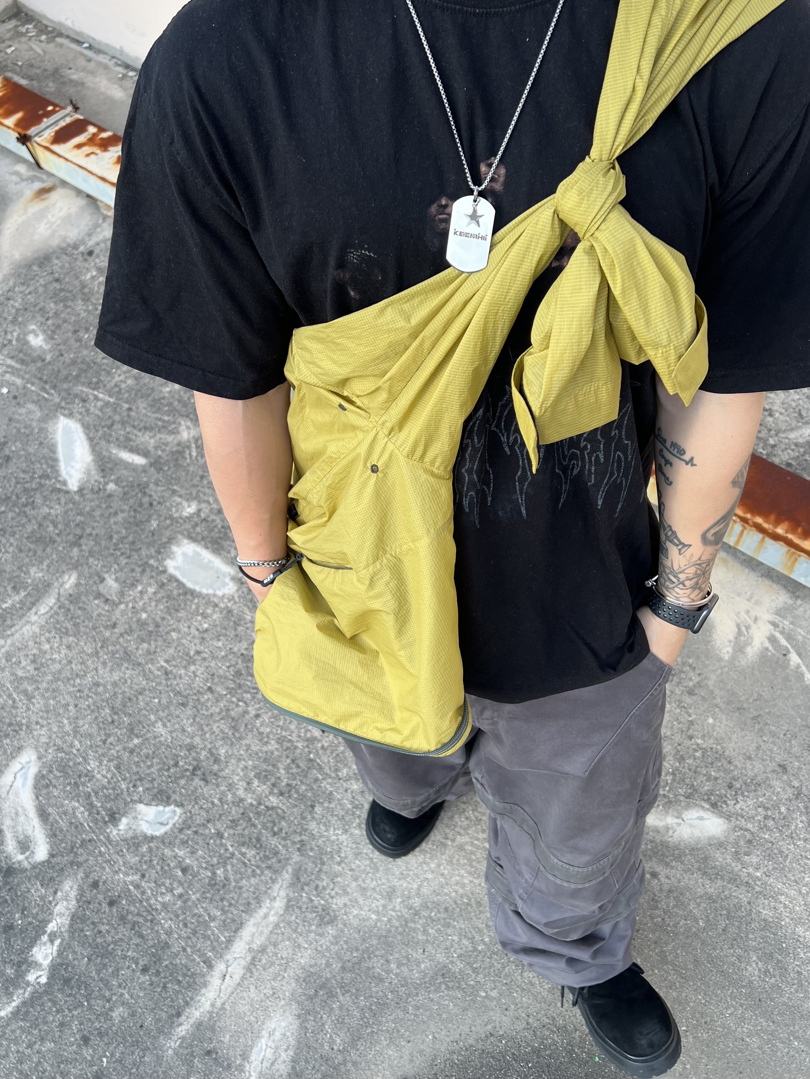 [더블적립]farfromwhat far layered work pants_charcoal, Undermycar Gashutein 6 Six People Graphic T-Shirt Bristol Black - 24SS 착용 스타일 - 6