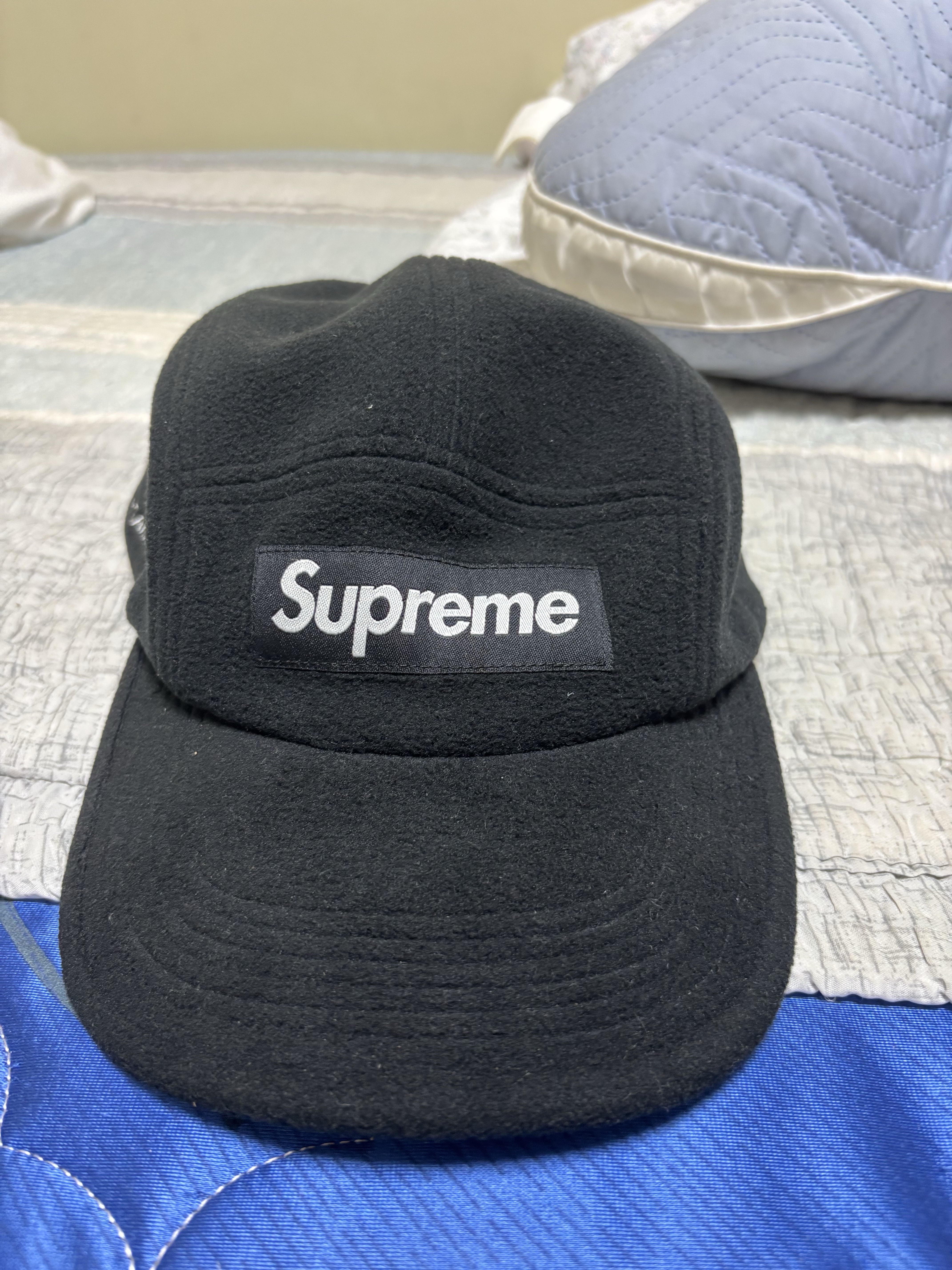 Supreme Polartec Camp Cap Black - 22FW 착용 스타일