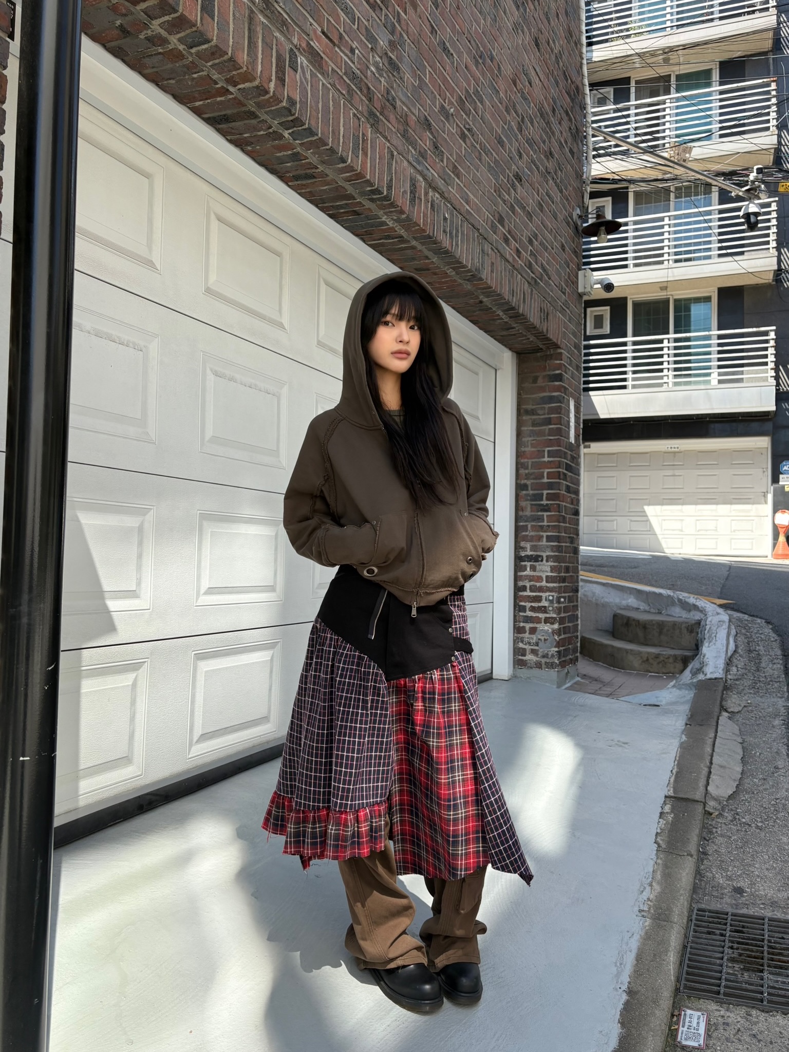 Vacant Archive Women Hank Hoodie Zip-Up Khaki, Vacant Archive Women Hank Hoodie Zip-Up Black 착용 스타일