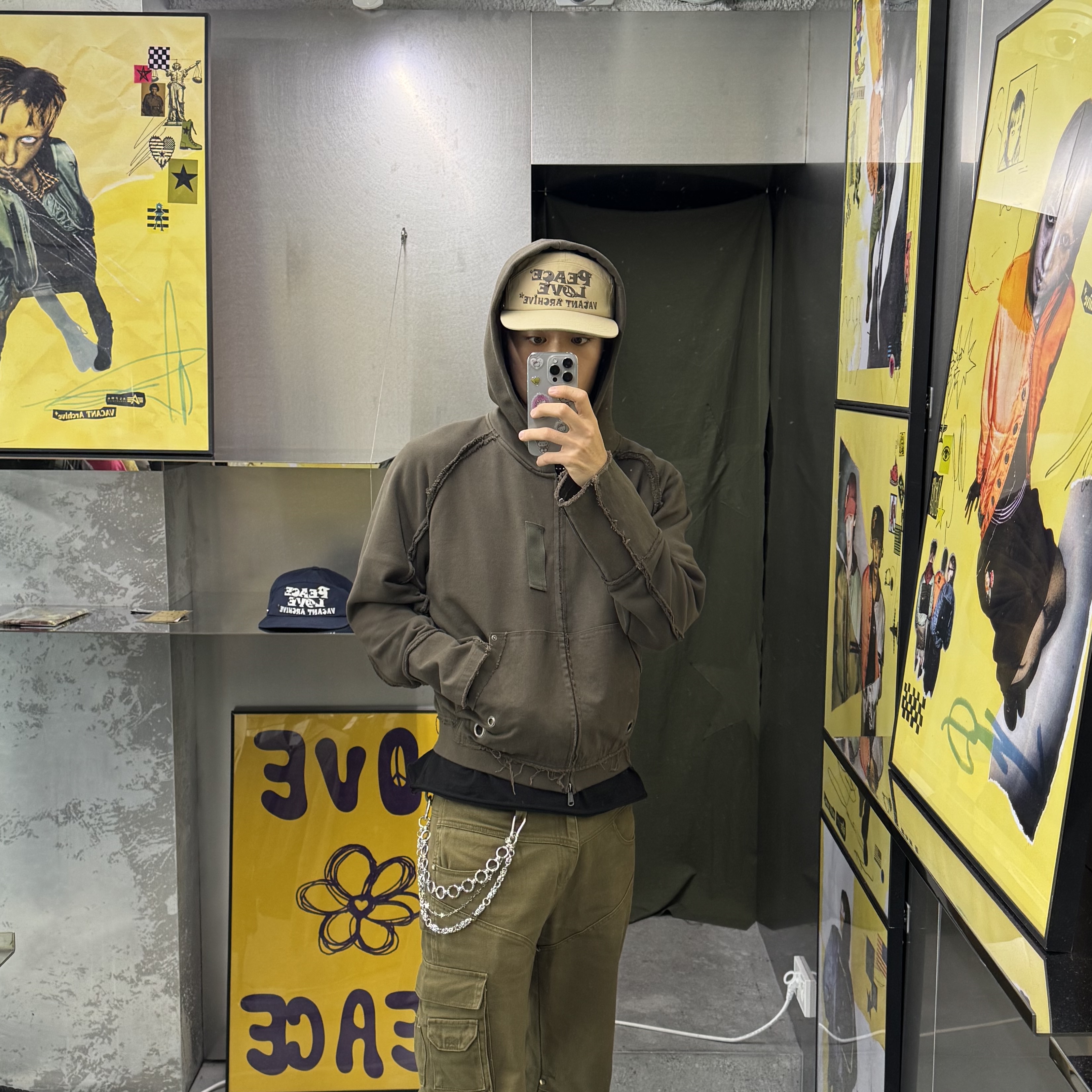 Vacant Archive Men Hank Hoodie Zip-Up Khaki, Vacant Archive Men Hank Hoodie Zip-Up Black 착용 스타일