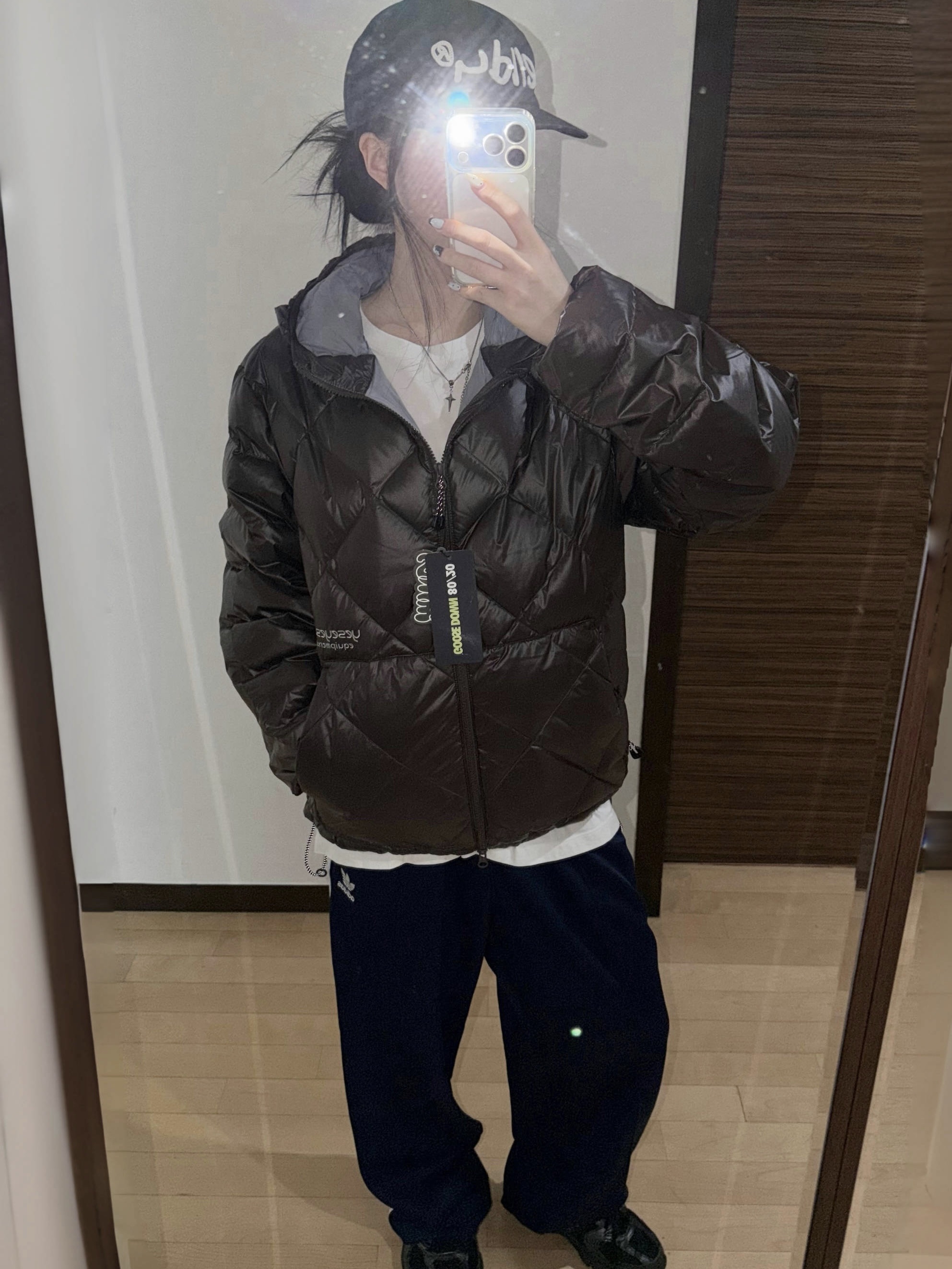YESEYESEE Wafer Goose Down Jacket Misty Blue, YESEYESEE Wafer Goose Down Jacket Brown 착용 스타일 - 1